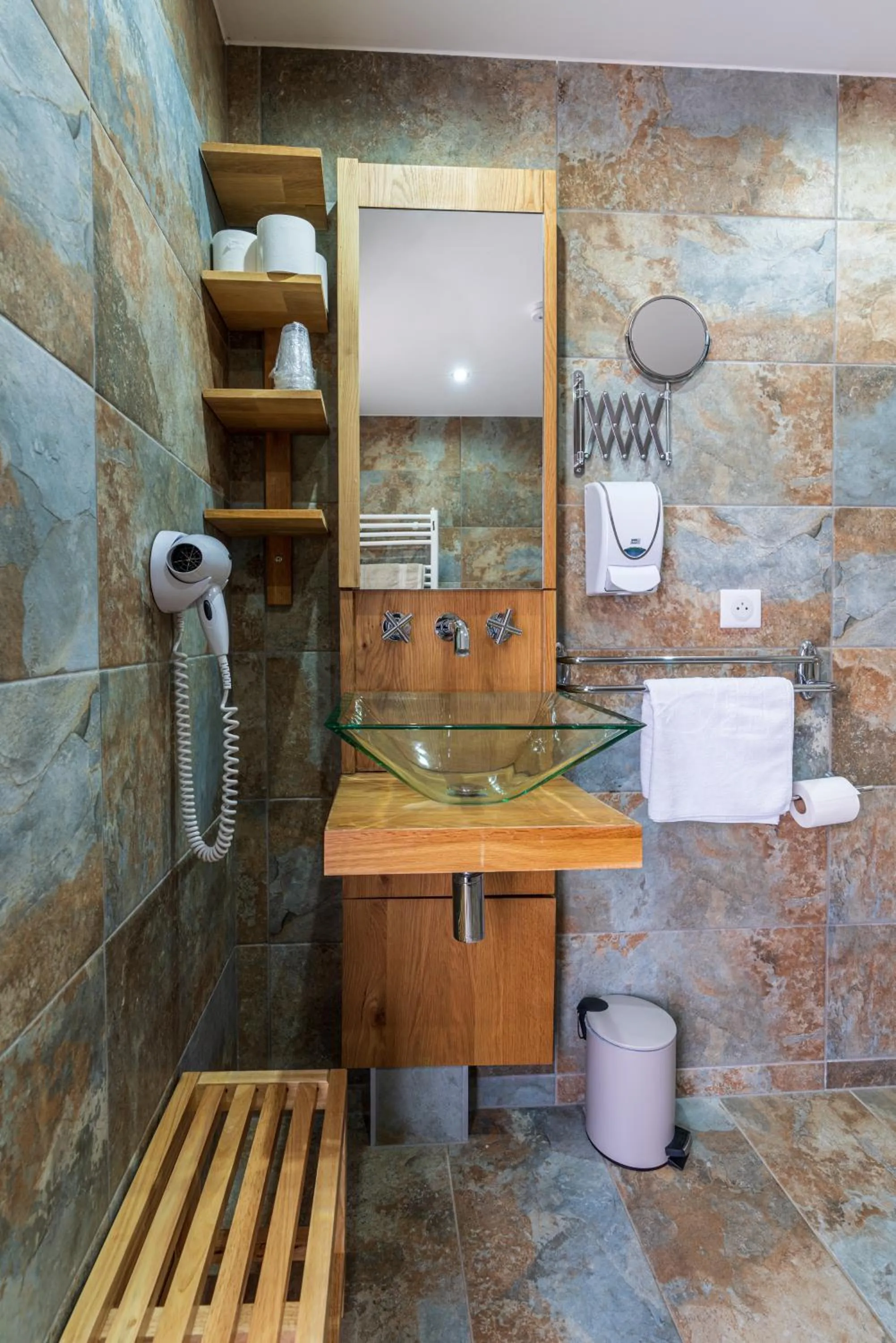 Toilet in Domaine du Hirtz, Restaurant & Spa