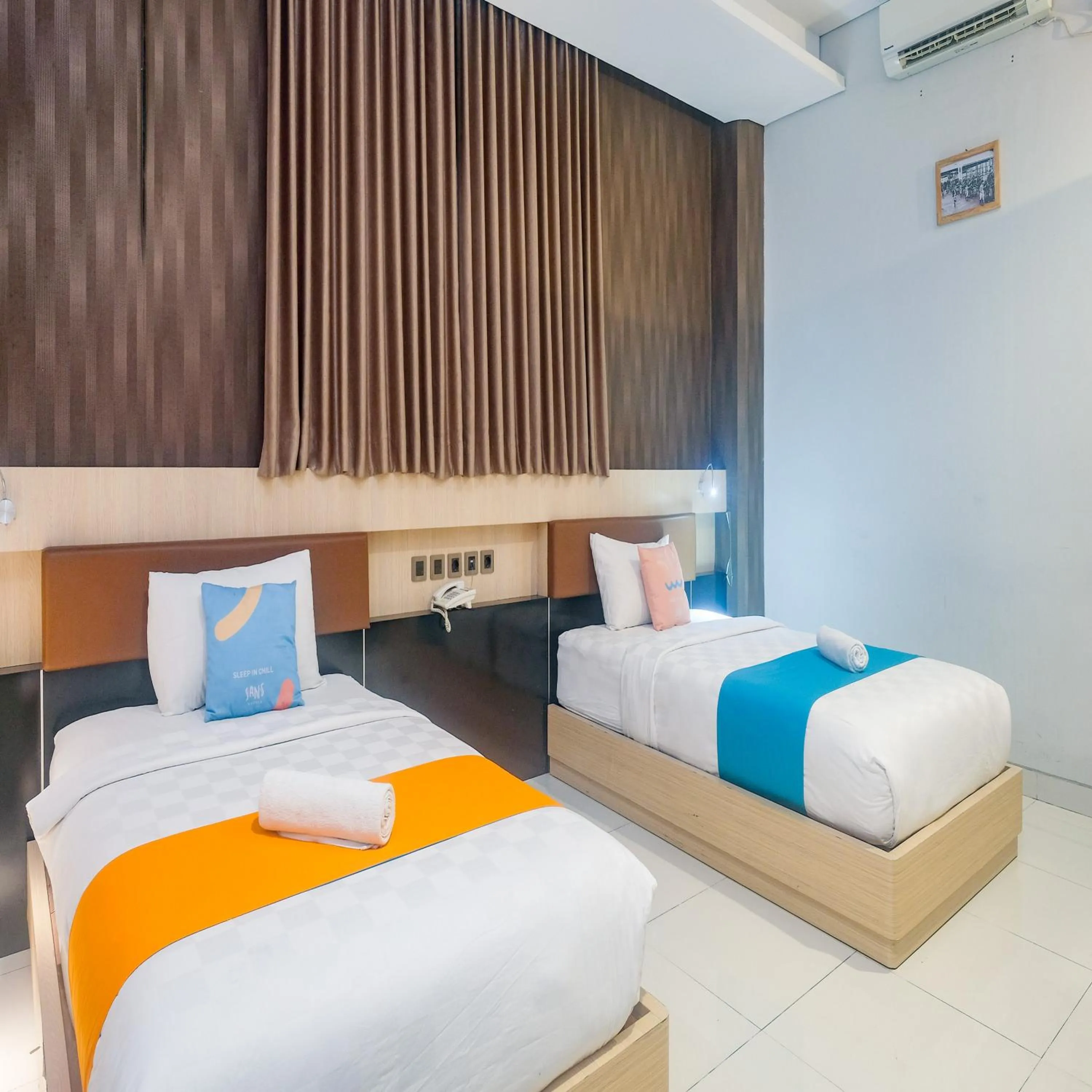 Bedroom, Bed in Sans Vibes Hotel Grand Omah Sastro Gejayan