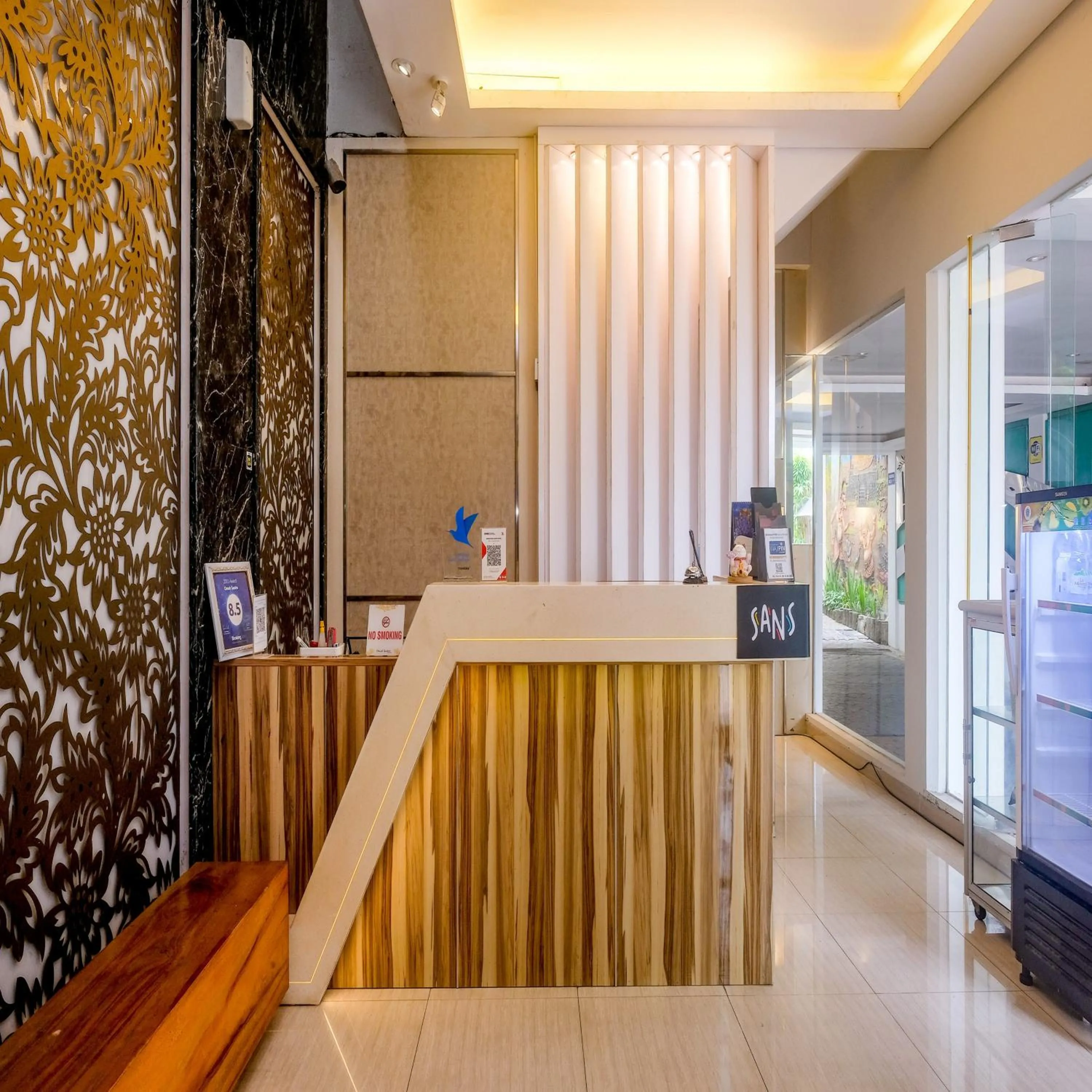 Lobby or reception in Sans Vibes Hotel Grand Omah Sastro Gejayan