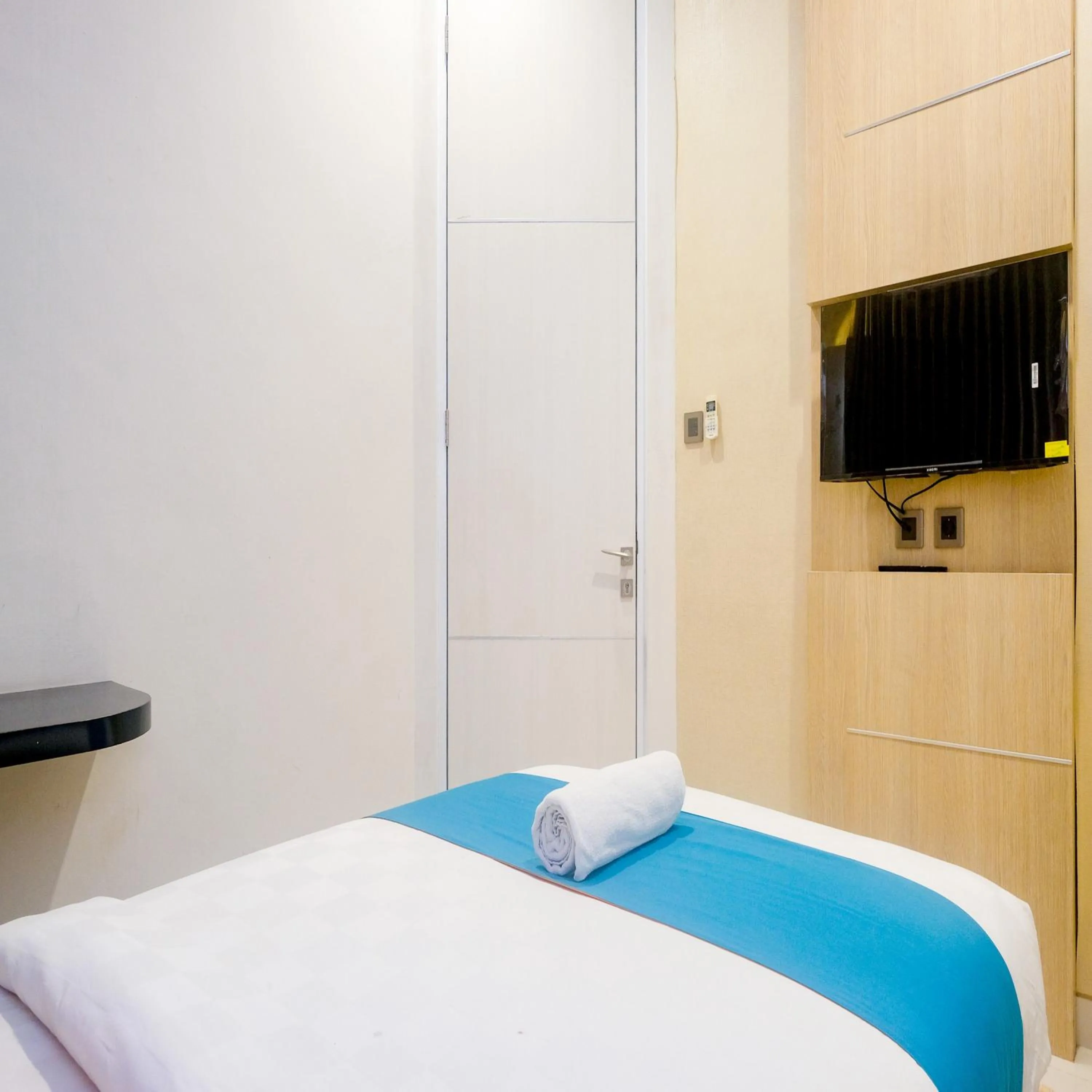 Bedroom, Bed in Sans Vibes Hotel Grand Omah Sastro Gejayan