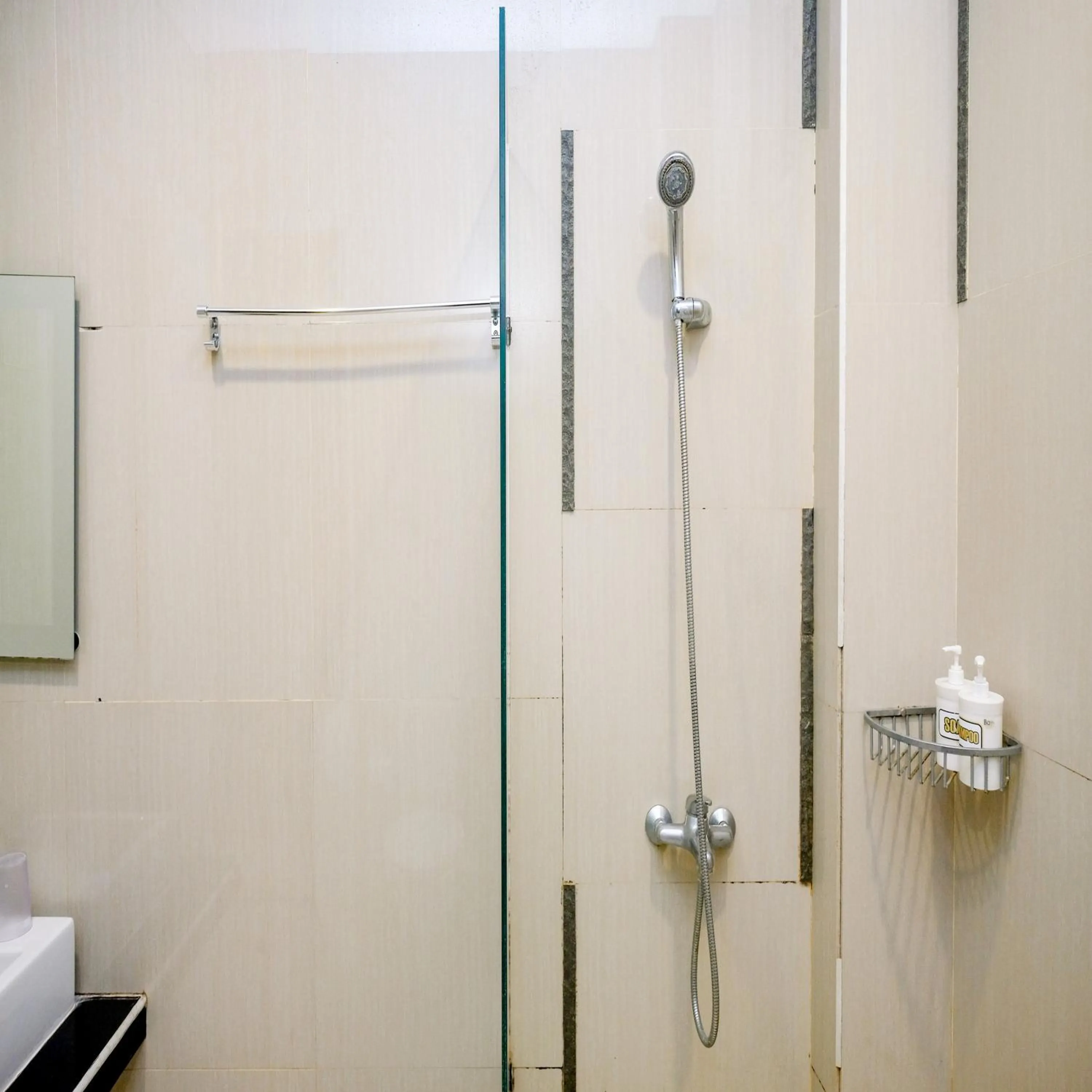 Bathroom in Sans Vibes Hotel Grand Omah Sastro Gejayan