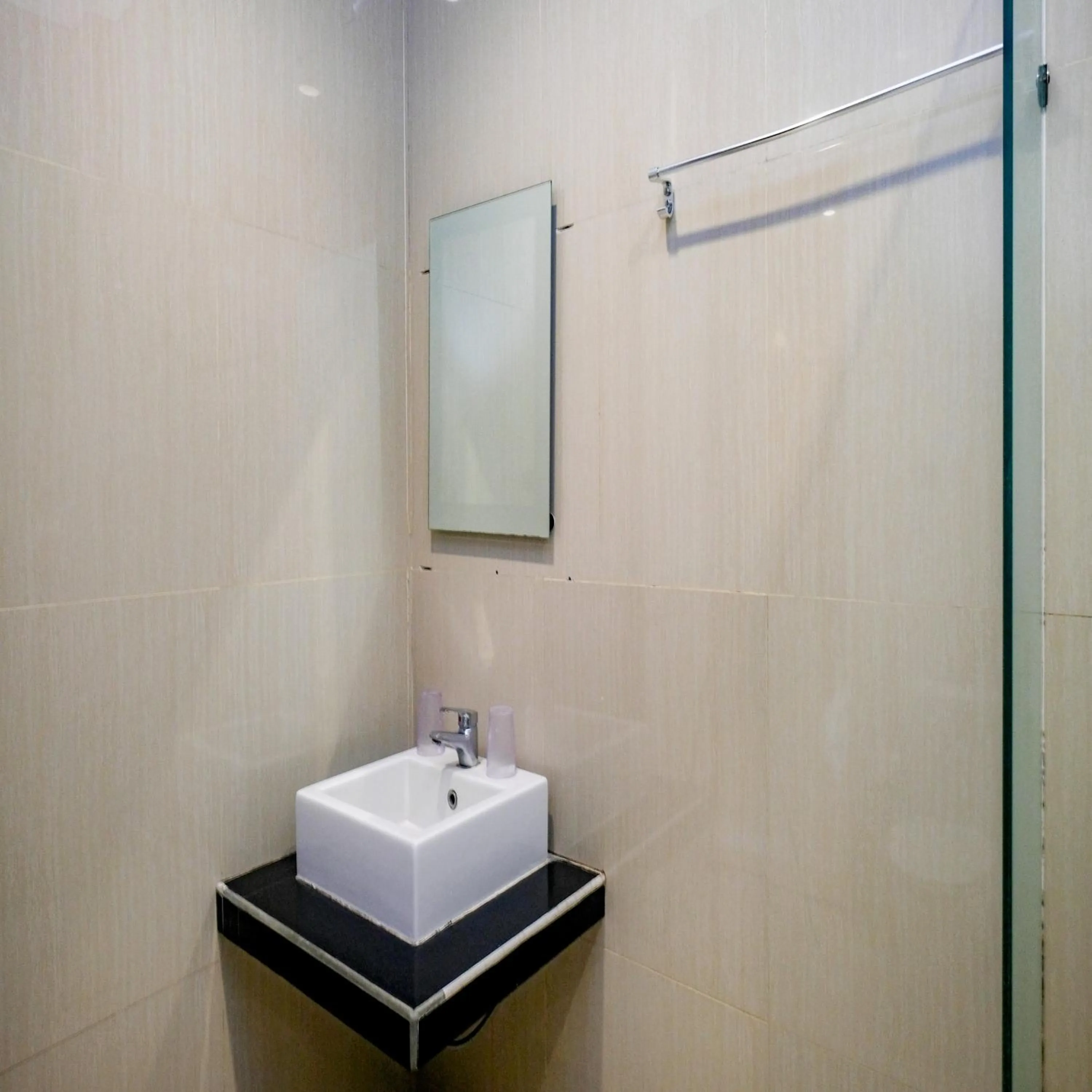 Bathroom in Sans Vibes Hotel Grand Omah Sastro Gejayan