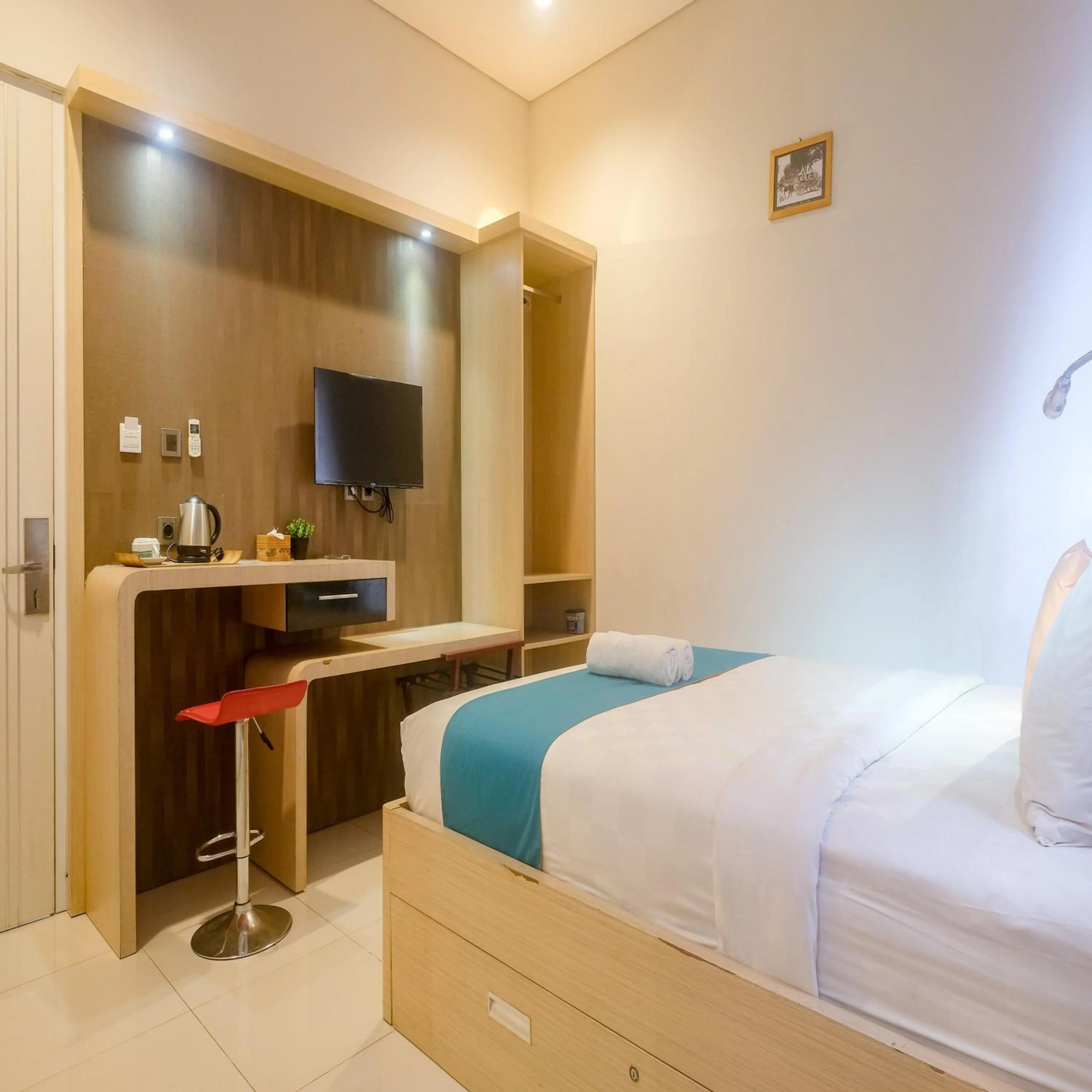 Bedroom, Bed in Sans Vibes Hotel Grand Omah Sastro Gejayan