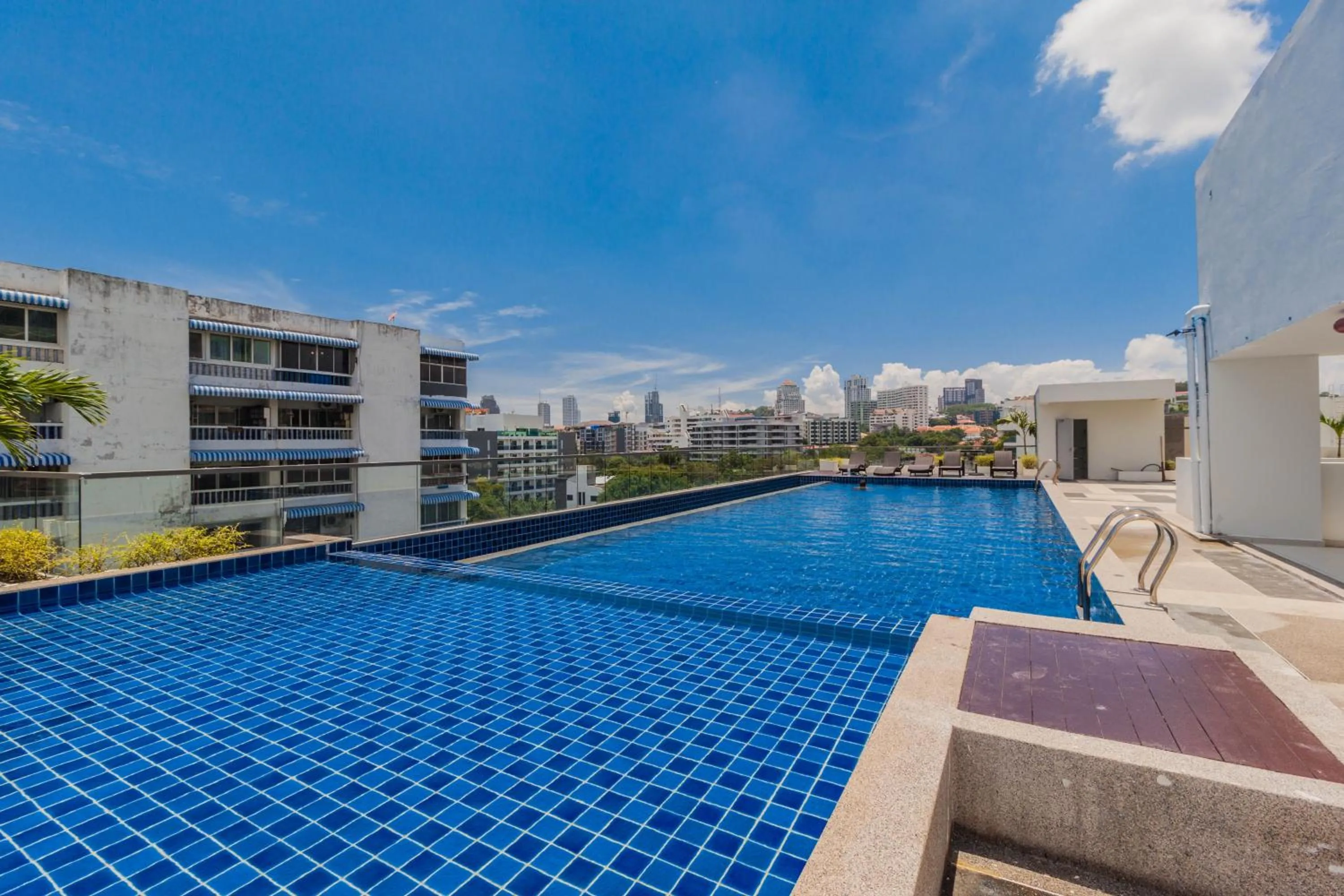 Swimming pool in Laguna Bay 2 by Pattaya Sunny Rentals