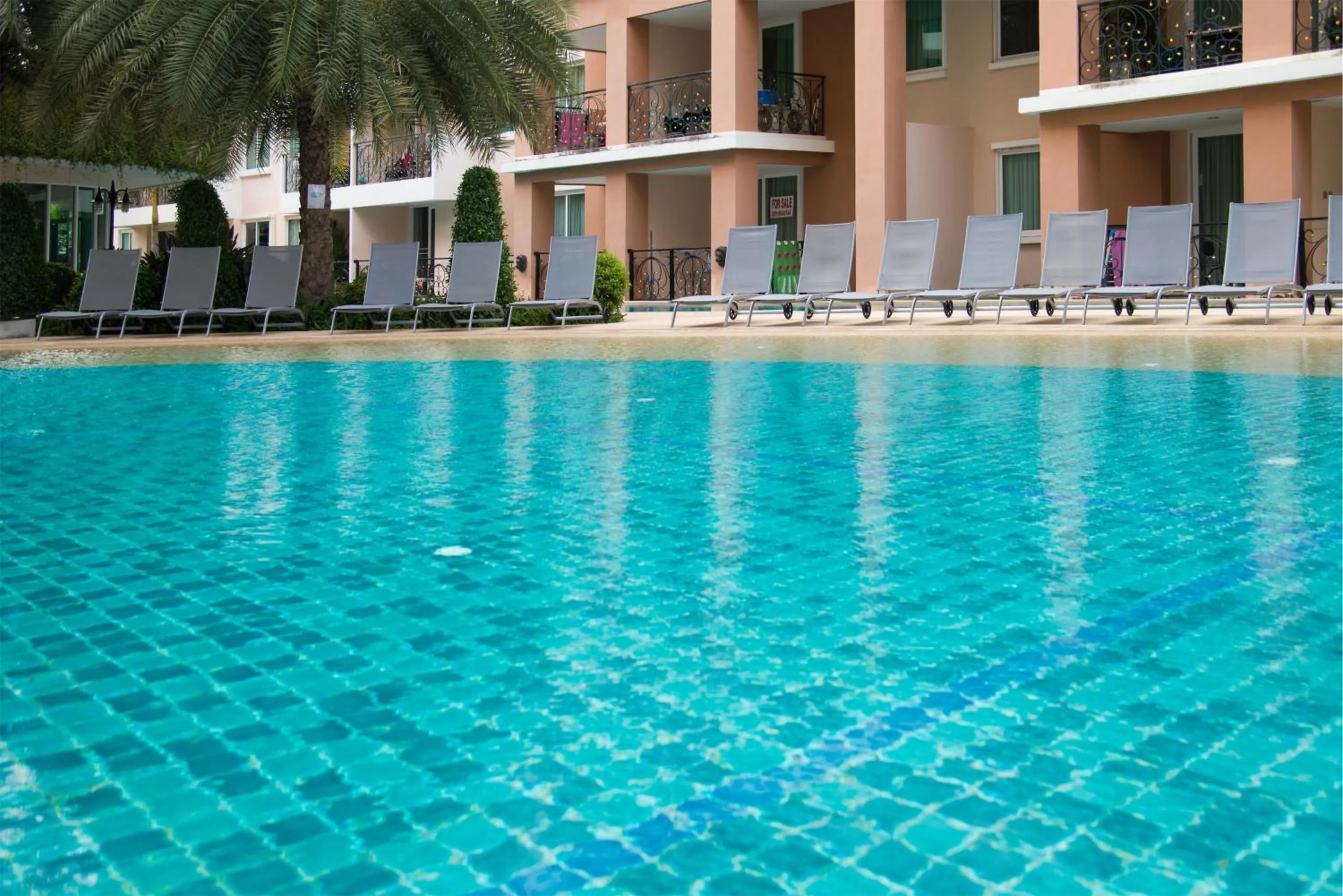 Swimming pool in Paradise Park Jomtien by Pattaya Sunny Rentals