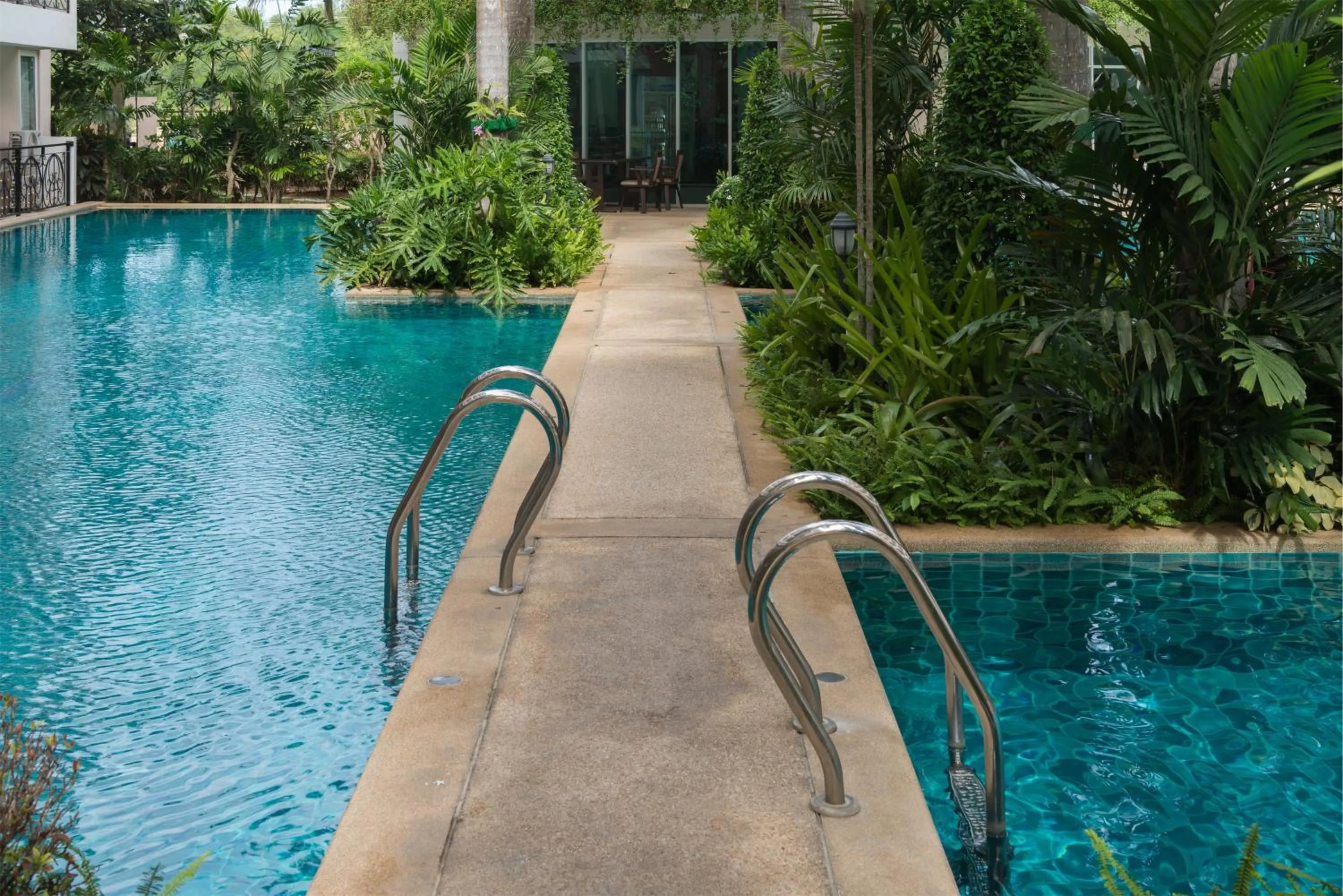 Swimming pool in Paradise Park Jomtien by Pattaya Sunny Rentals