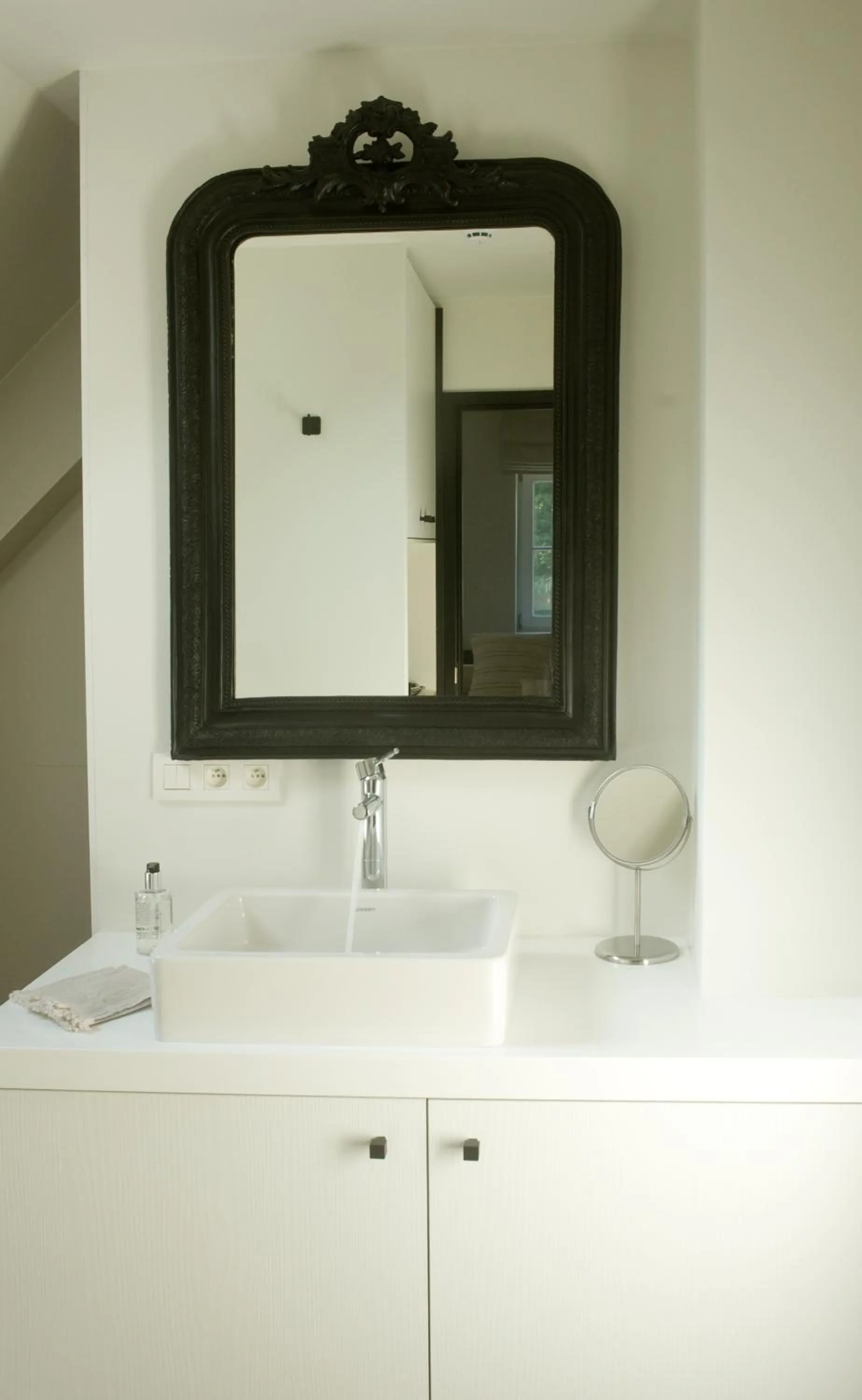 Decorative detail in B&B Interludium