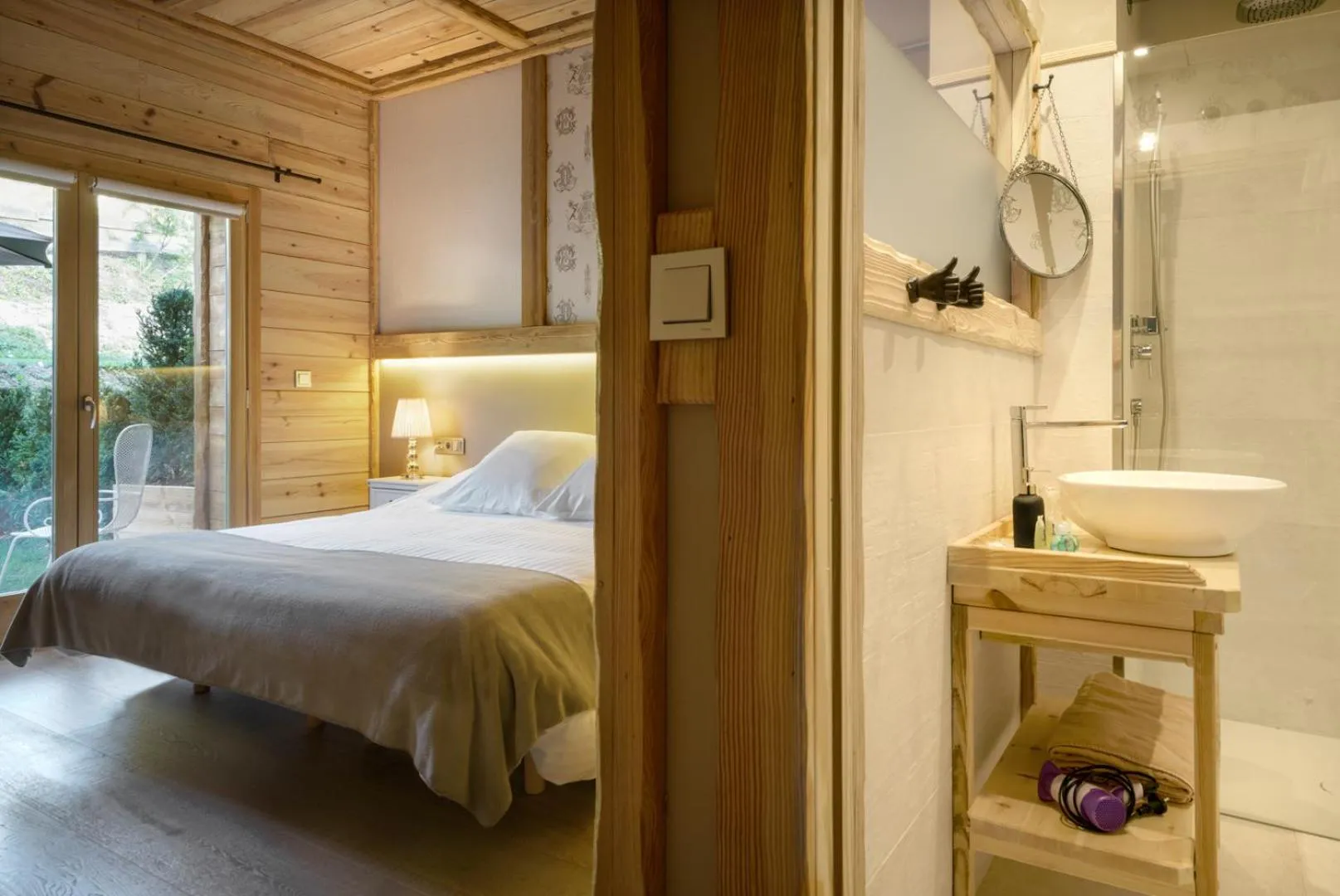 Superior Double or Twin Room with Garden View in Hotel Viñas de Lárrede