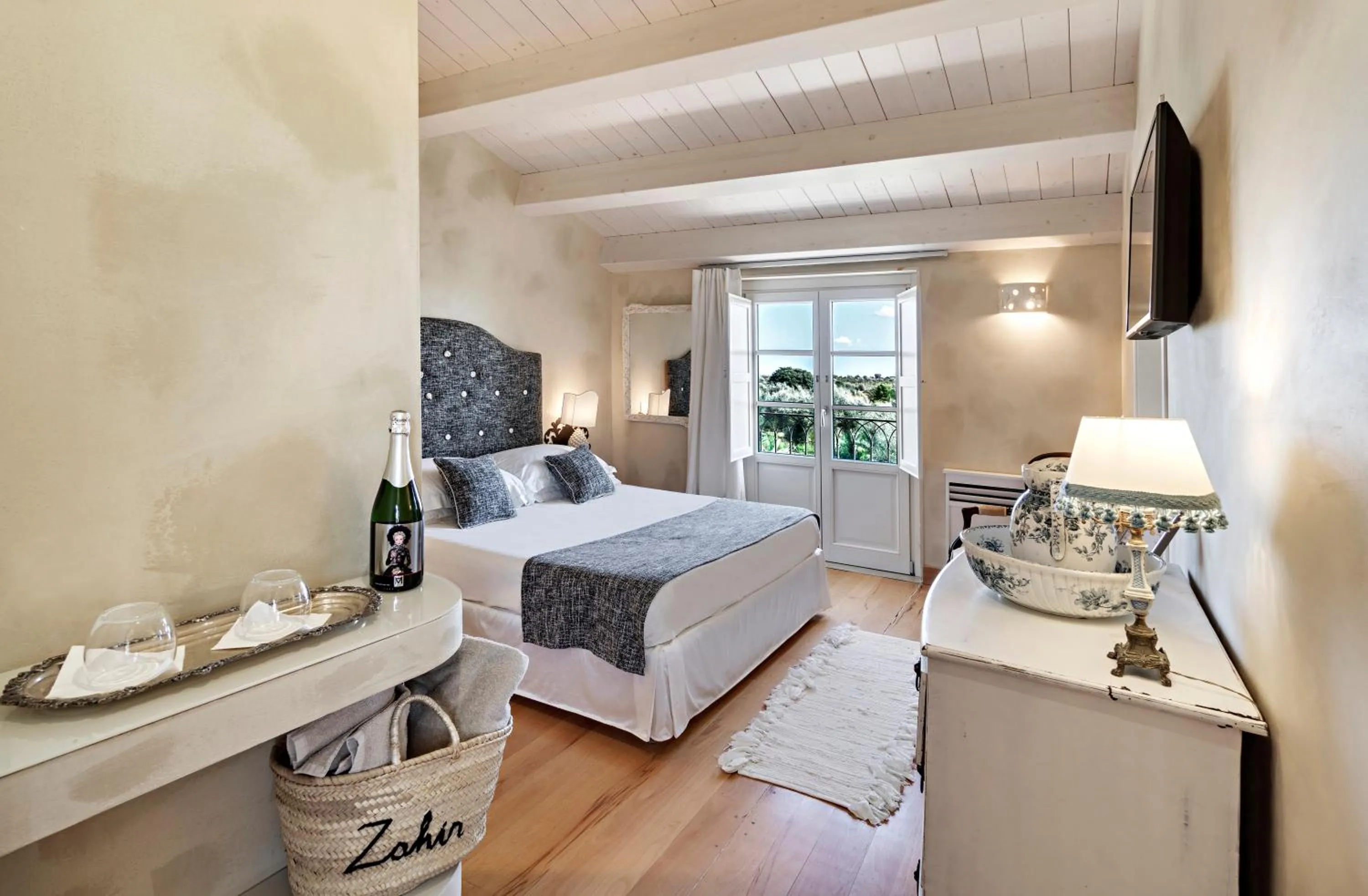 Photo of the whole room, Bed in Zahir Country House Boutique Hotel