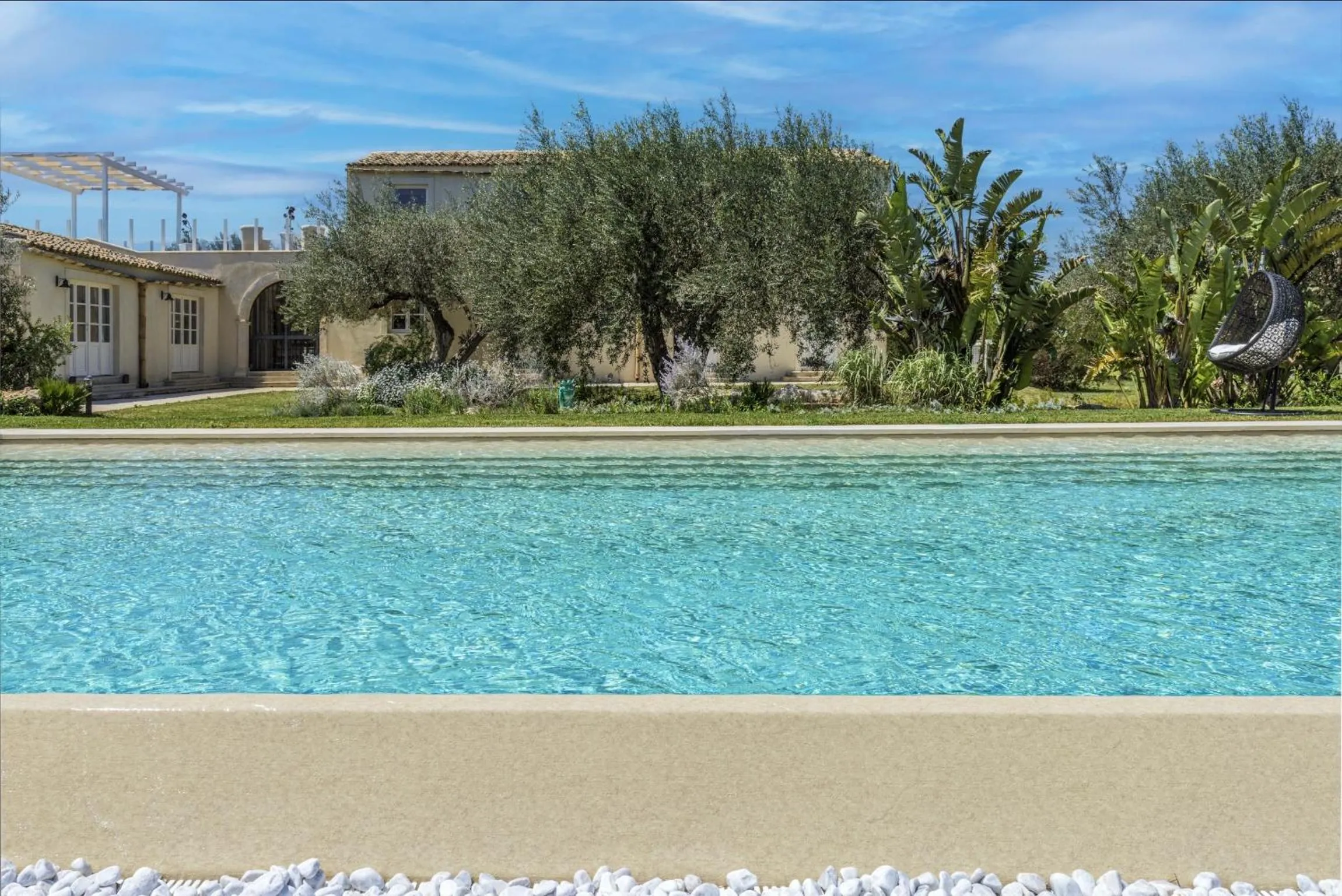 Swimming pool in Zahir Country House Boutique Hotel Noto