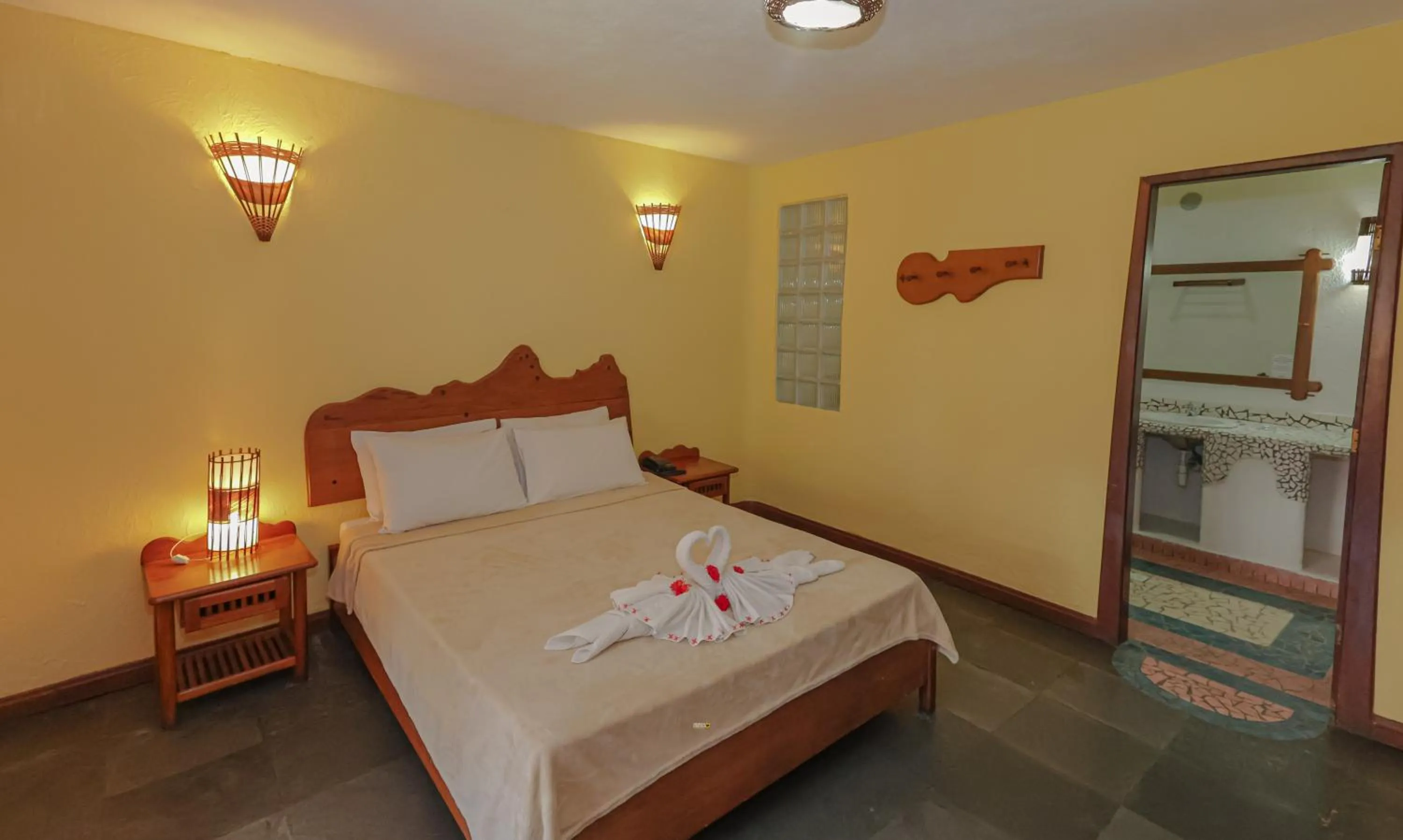 Photo of the whole room, Bed in Estação Santa Fé Hotel e Pousada