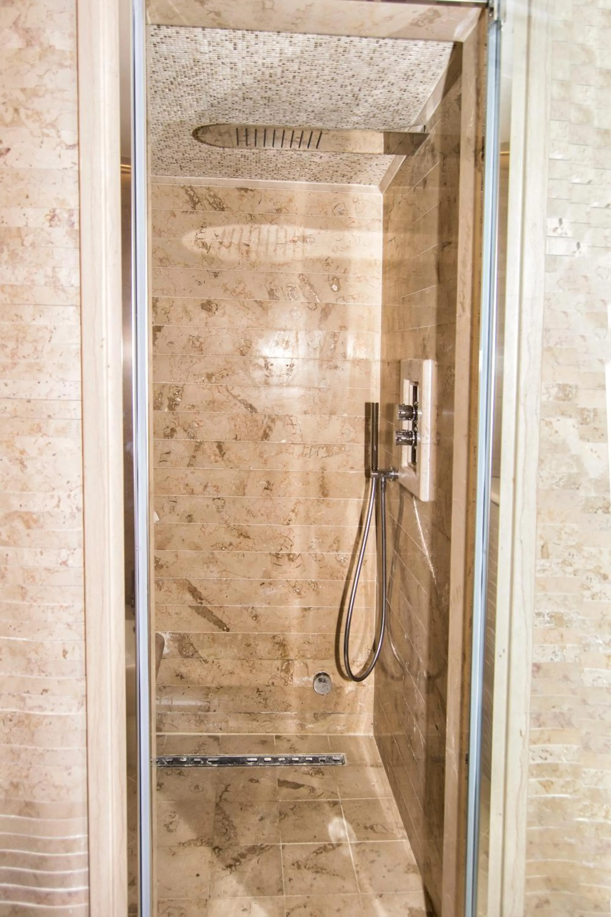 Shower in B&B Casa Dilillo