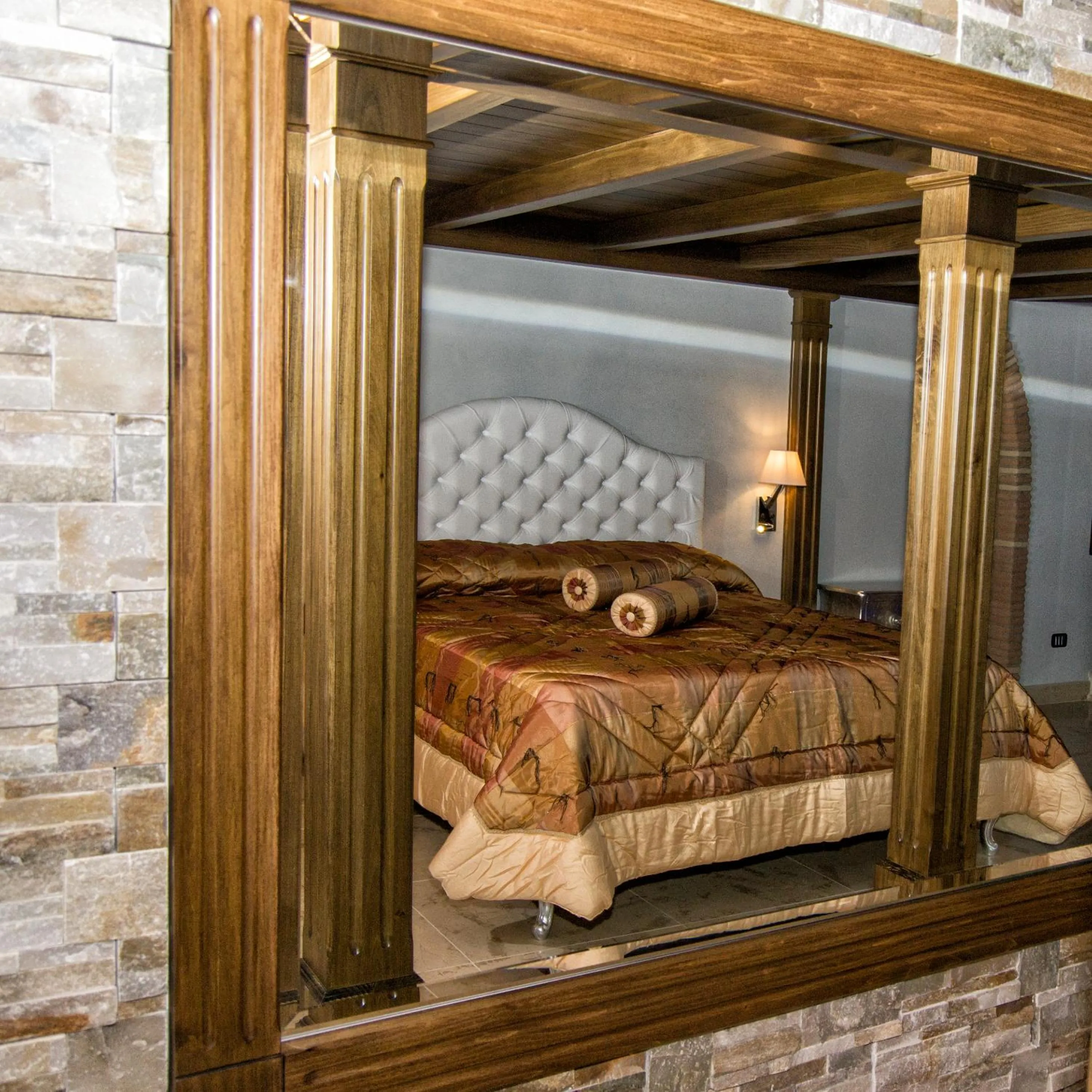 Decorative detail, Bed in B&B Casa Dilillo
