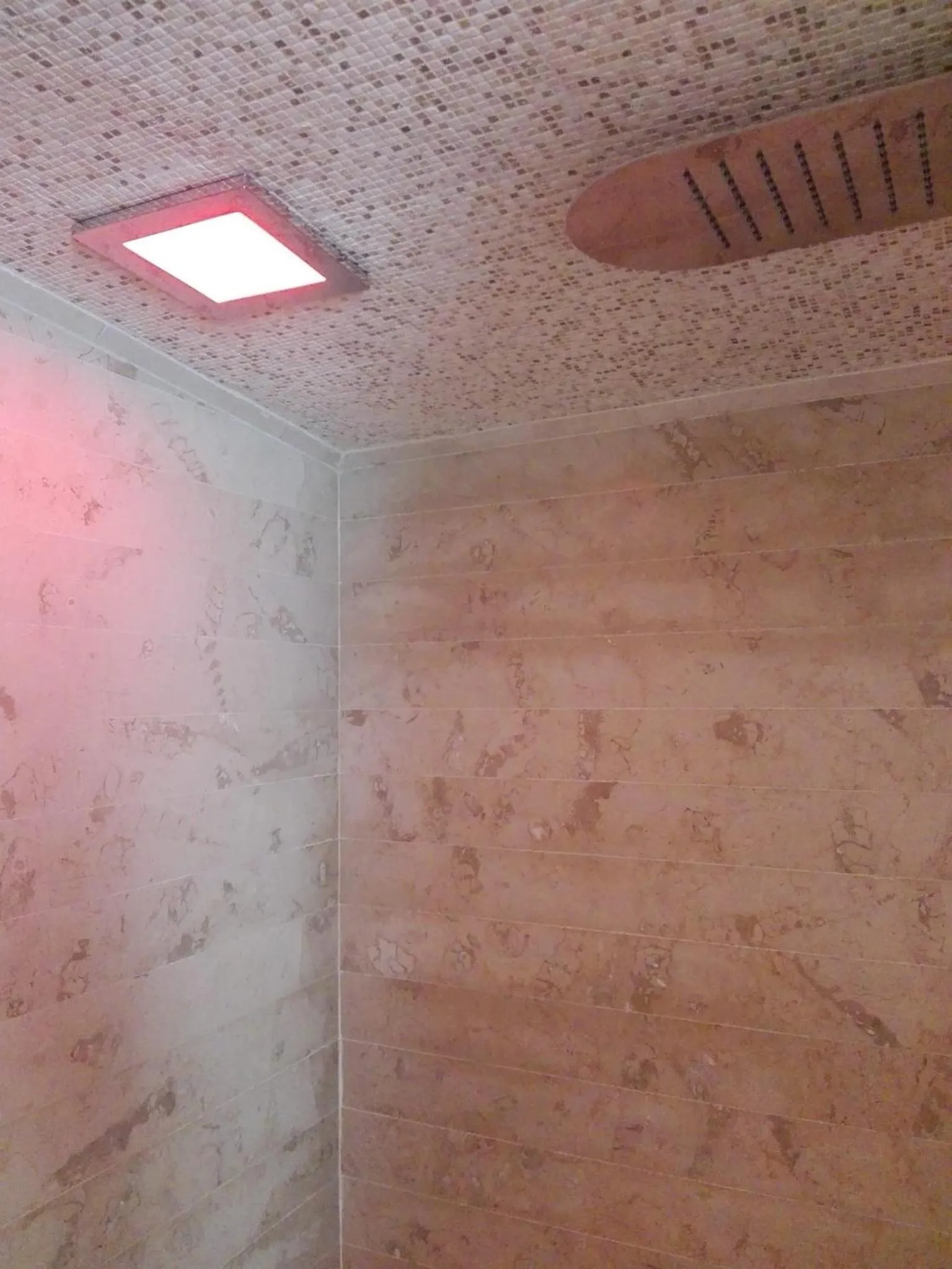 Steam room in B&B Casa Dilillo