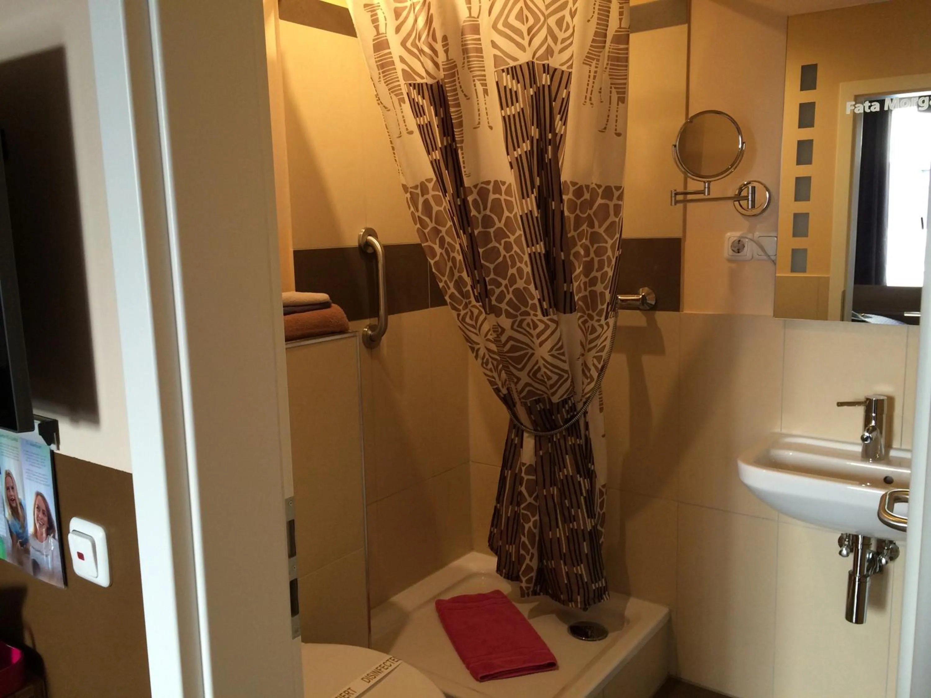 Shower in Hotel Sandmanns am Dom