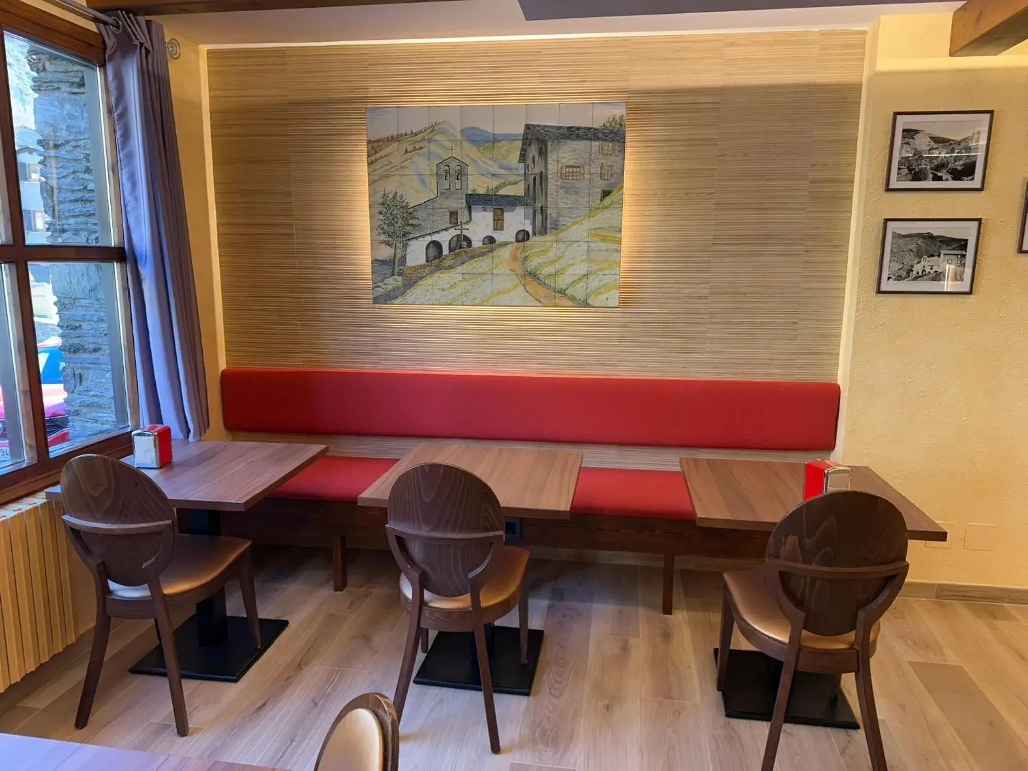 Lounge or bar in Hotel L’Ermita B&B Lounge or bar in Hotel L’Ermita B&B