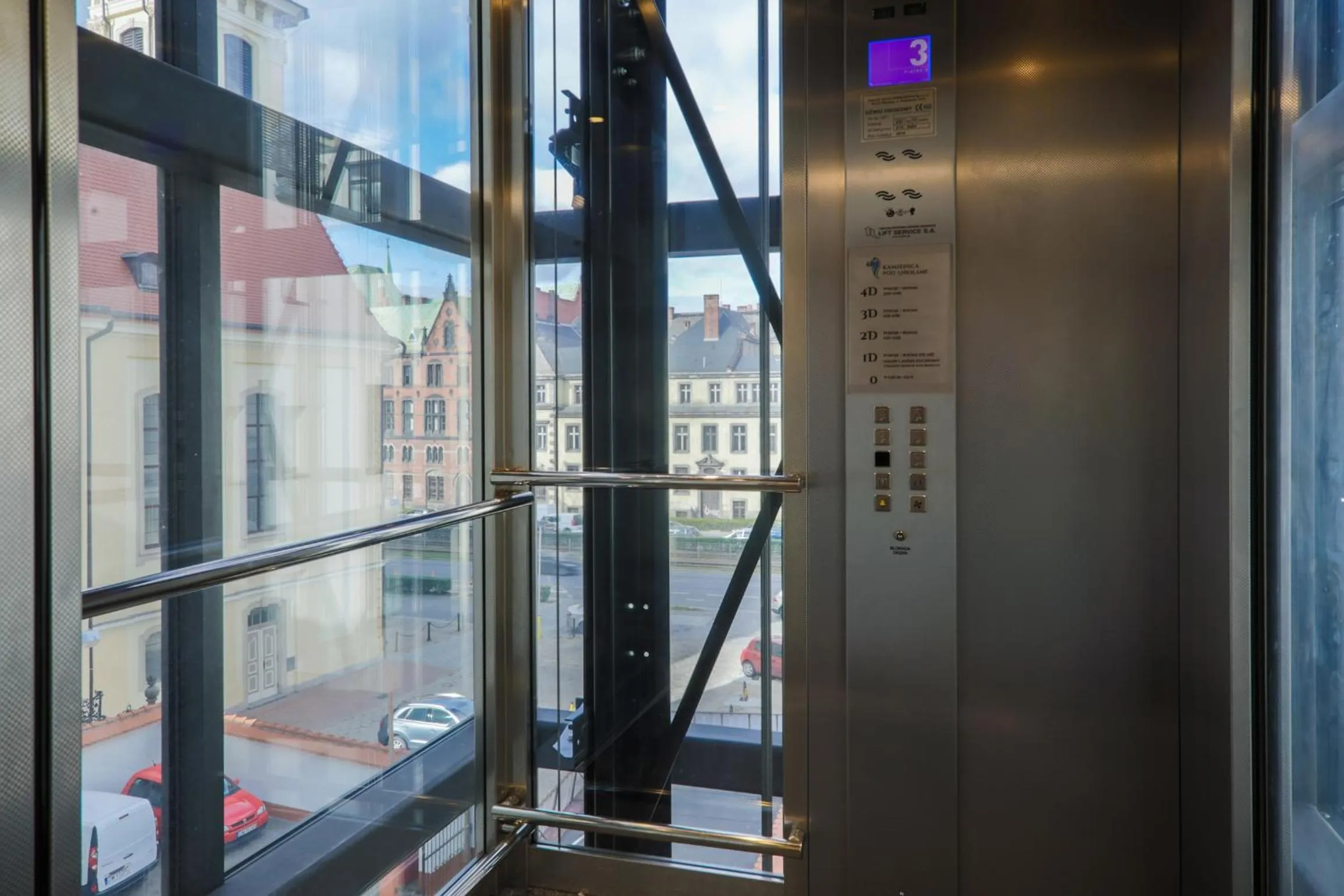 elevator in Kamienica Pod Aniołami