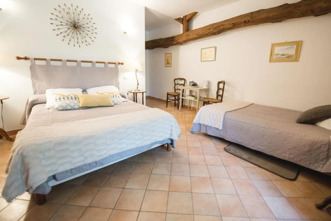 Photo of the whole room, Bed in Les Filolies