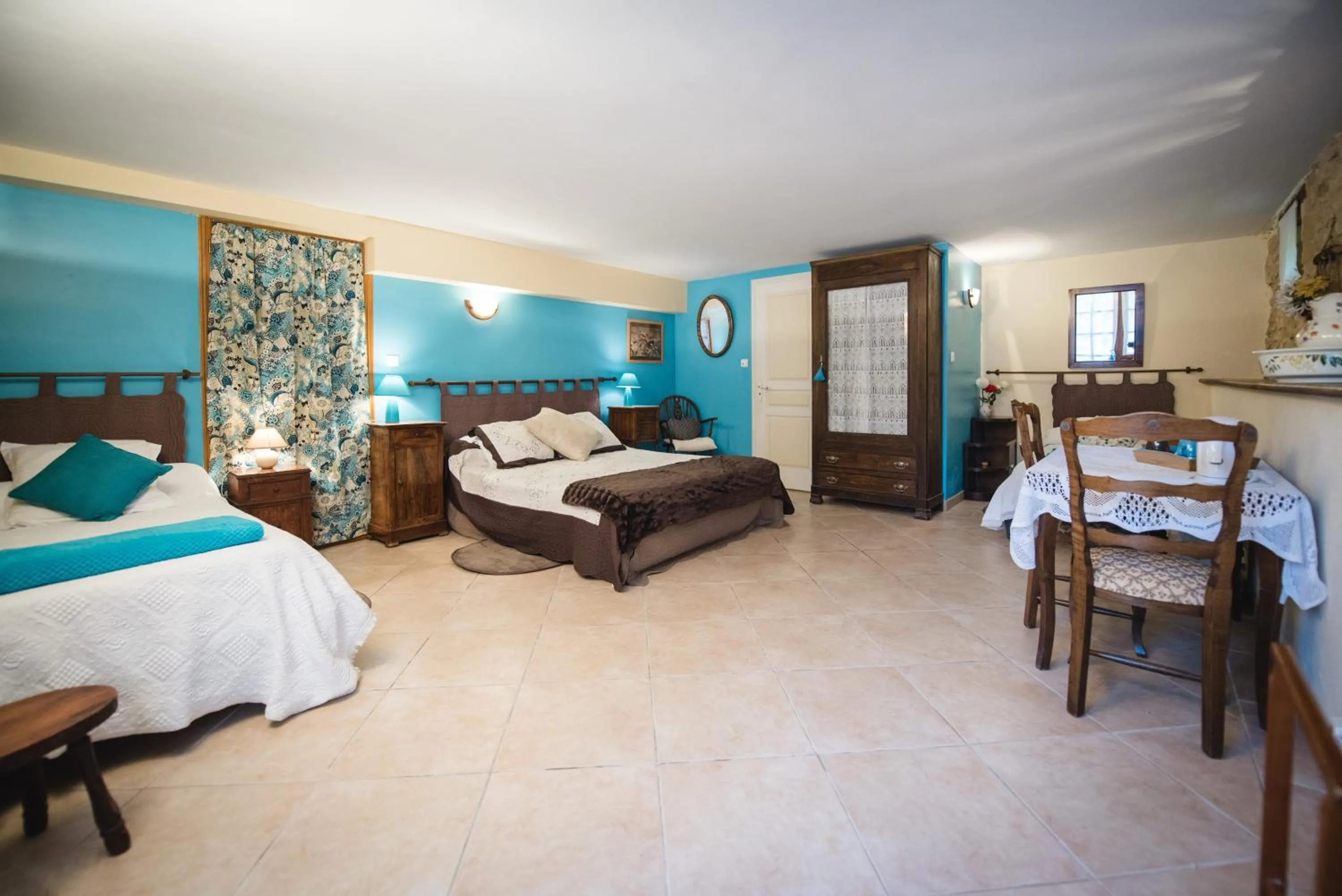 Photo of the whole room, Bed in Les Filolies