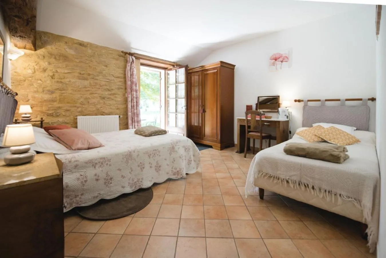 Photo of the whole room, Bed in Les Filolies