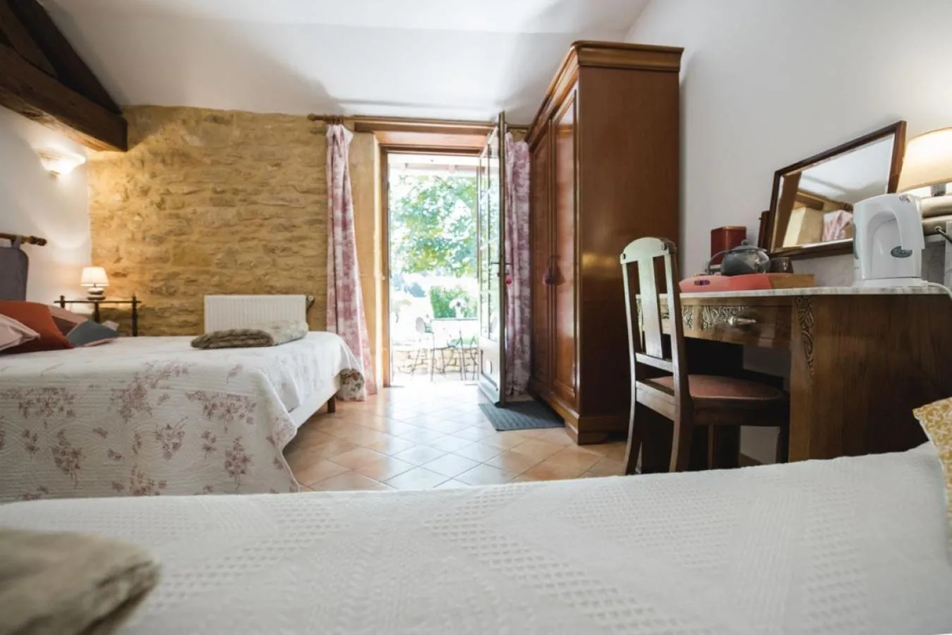 Photo of the whole room, Bed in Les Filolies