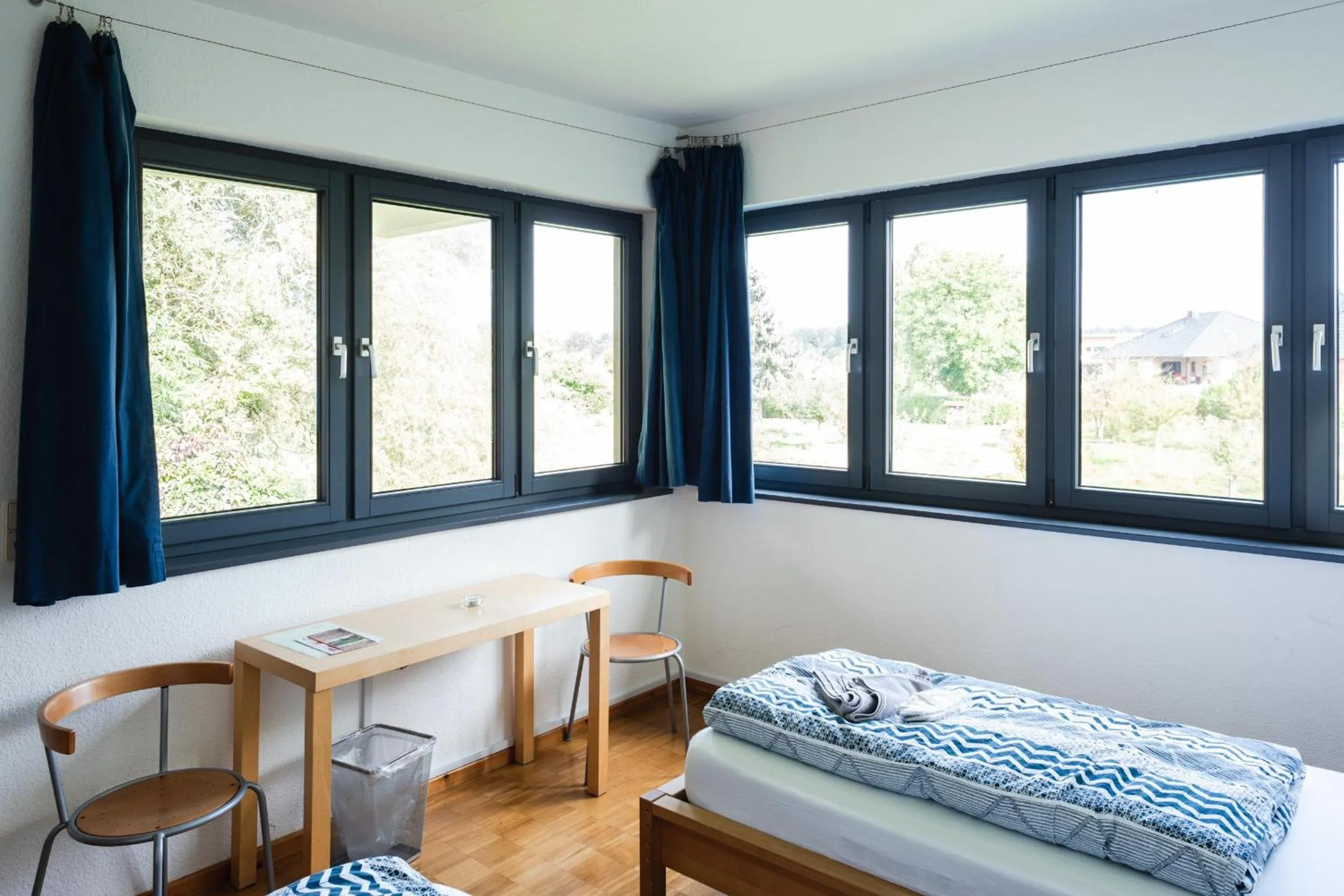 Twin Room - single occupancy in Basiskulturfabrik Öko-Hotel