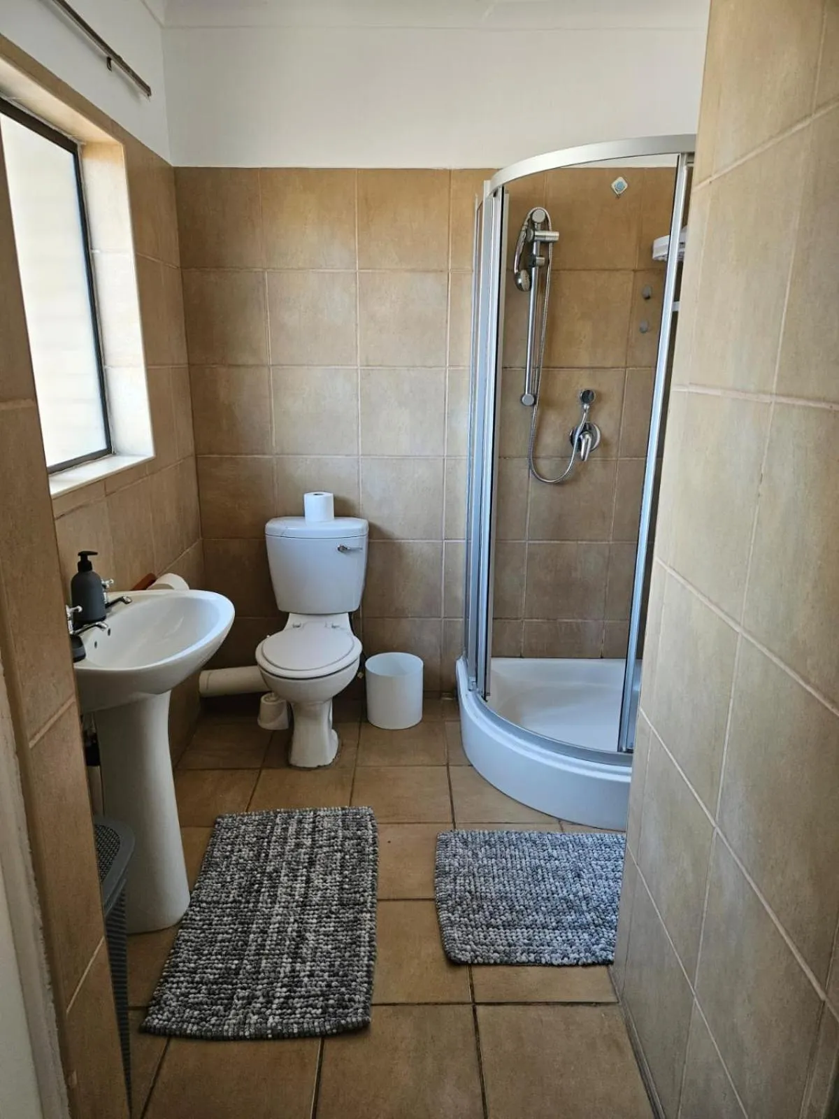 Bathroom in Hillton Manor Guest House