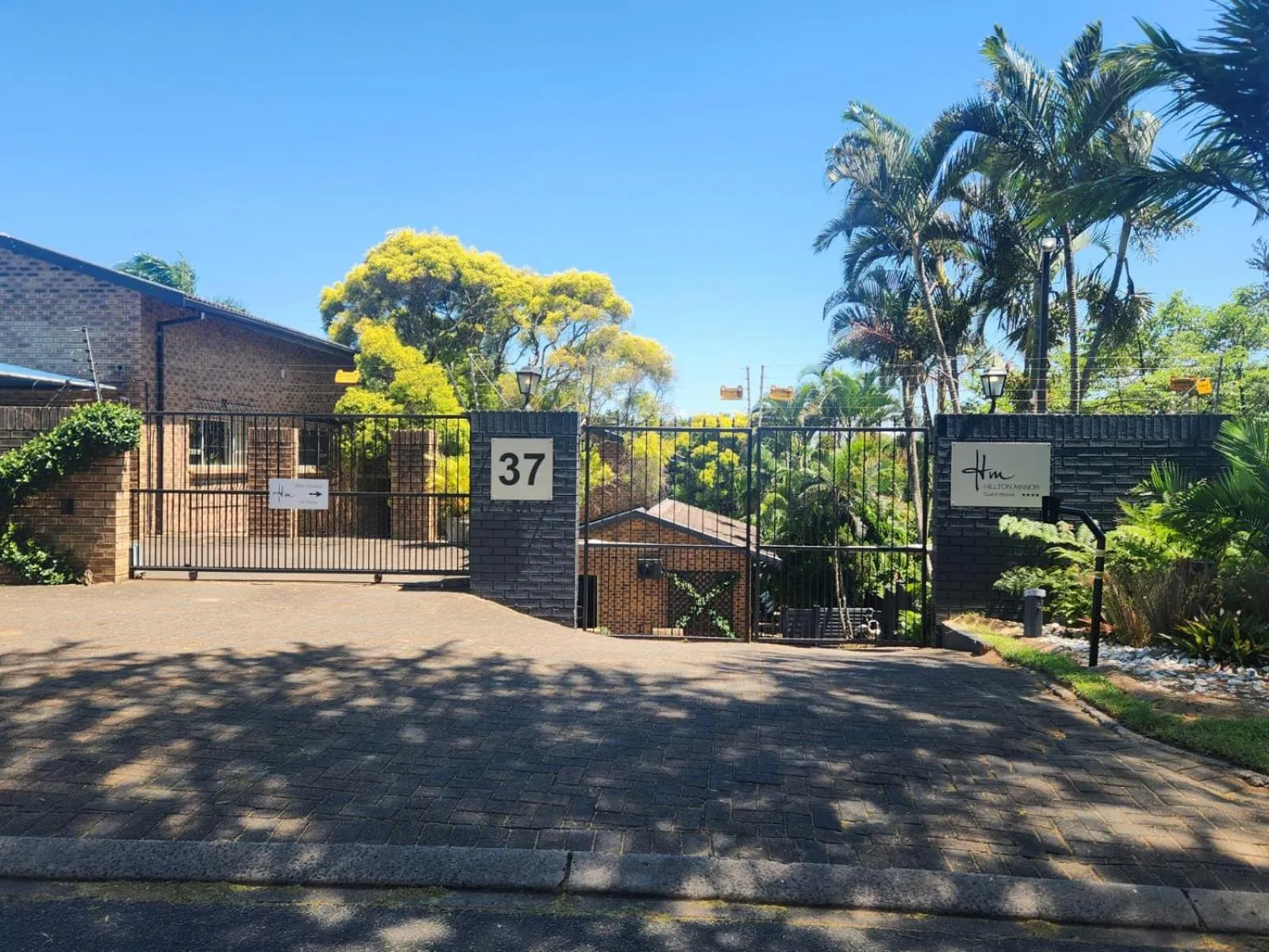 Hillton Manor Guest House