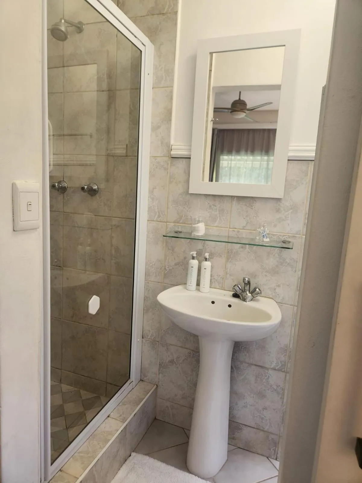 Bathroom in Hillton Manor Guest House