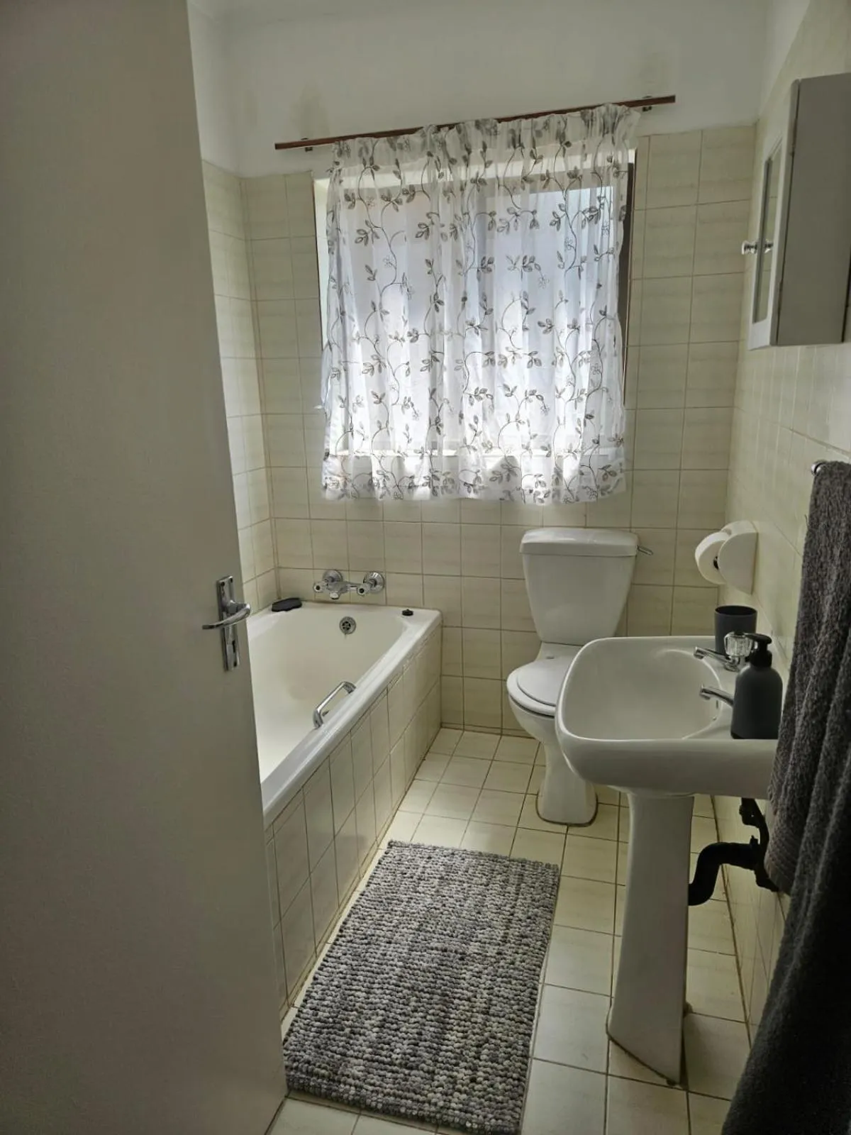 Bathroom in Hillton Manor Guest House