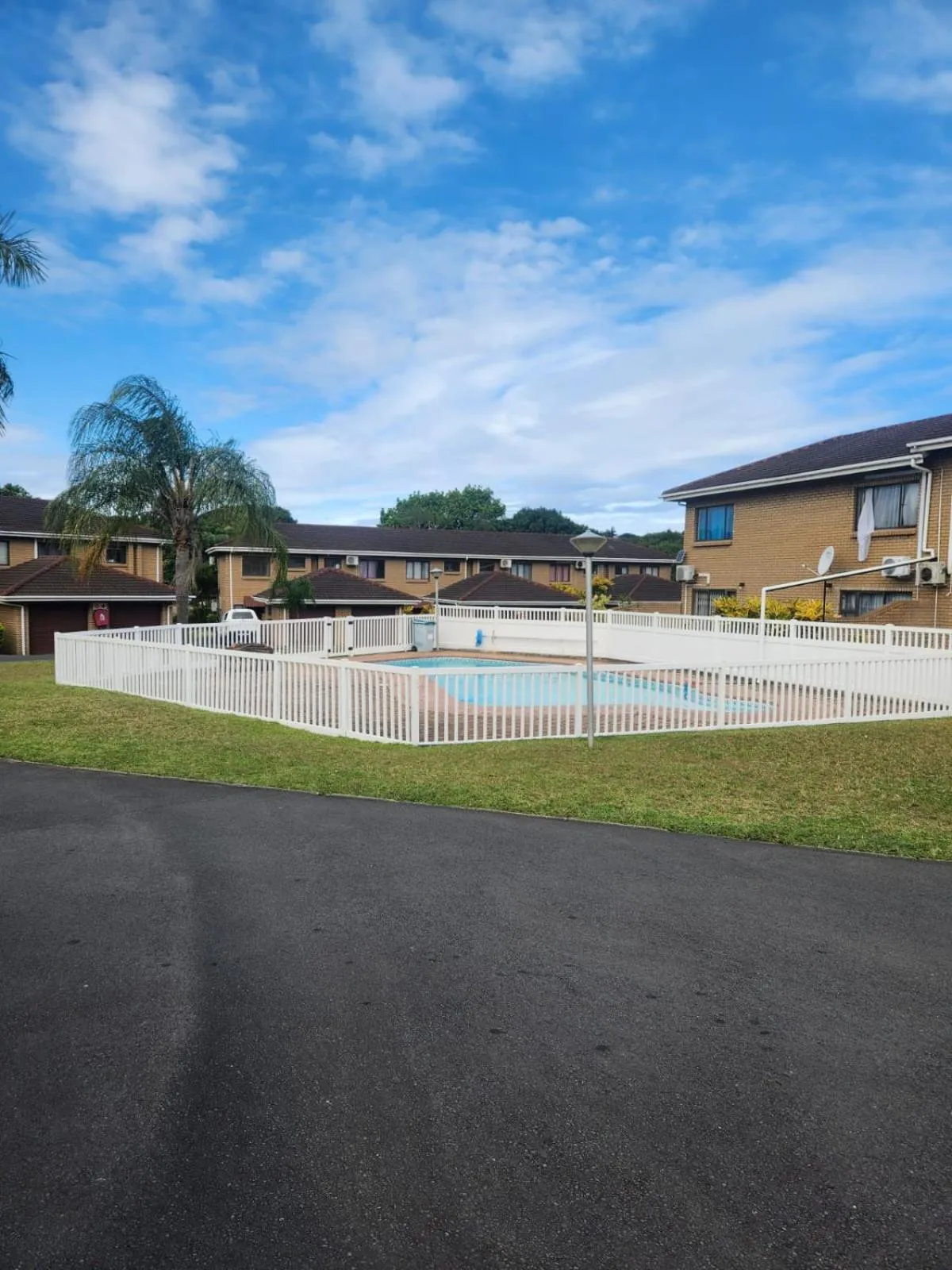 Swimming pool in Hillton Manor Guest House
