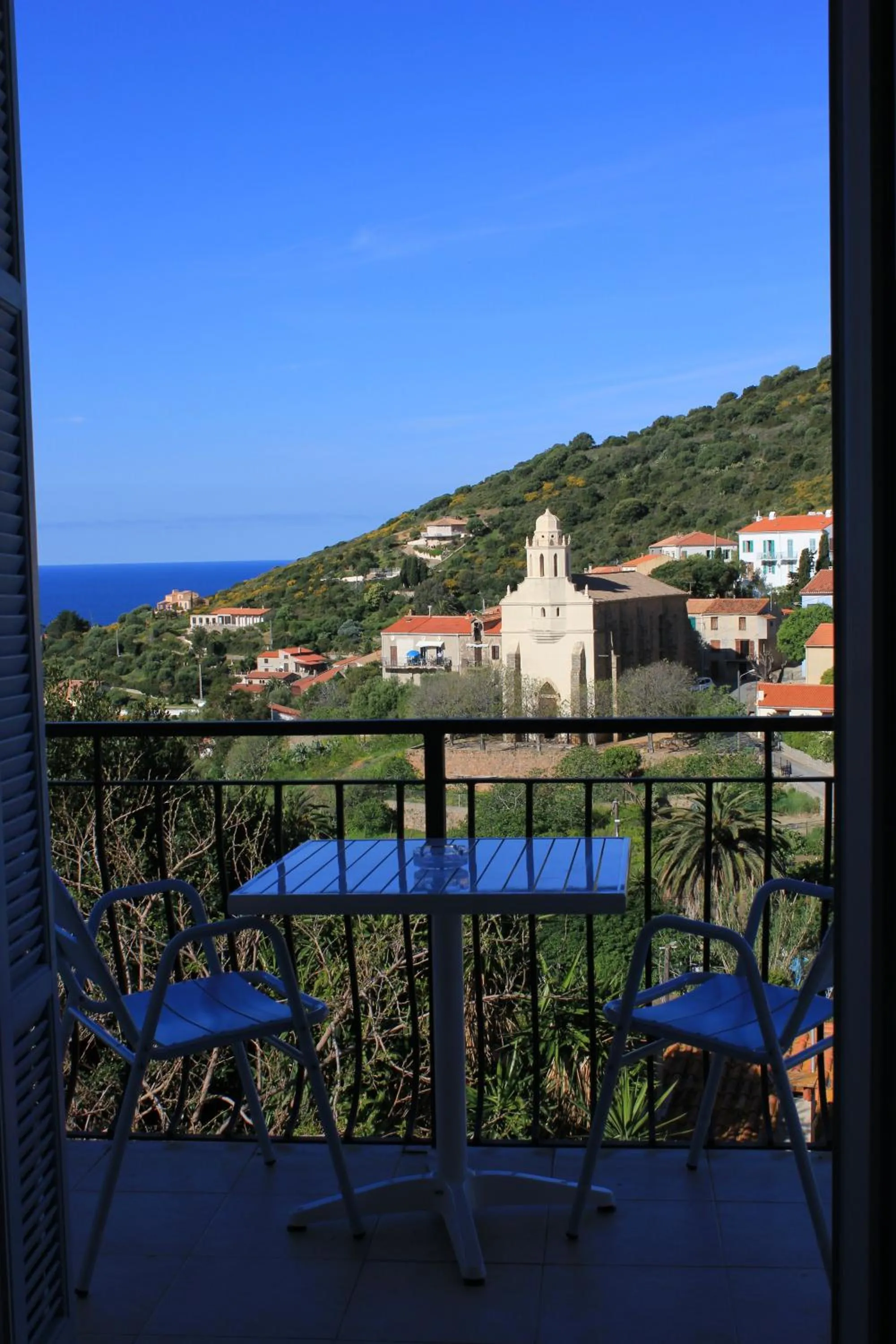 Double Room with Balcony and Sea View in Hotel Cyrnos