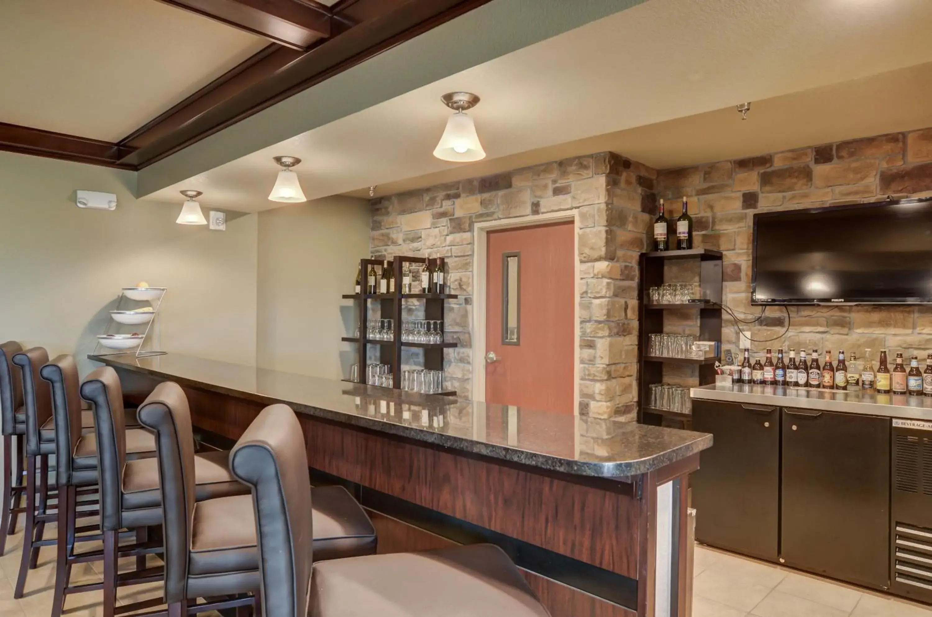 Lounge or bar in Cobblestone Inn & Suites - Ord Lounge or bar in Cobblestone Inn & Suites - Ord