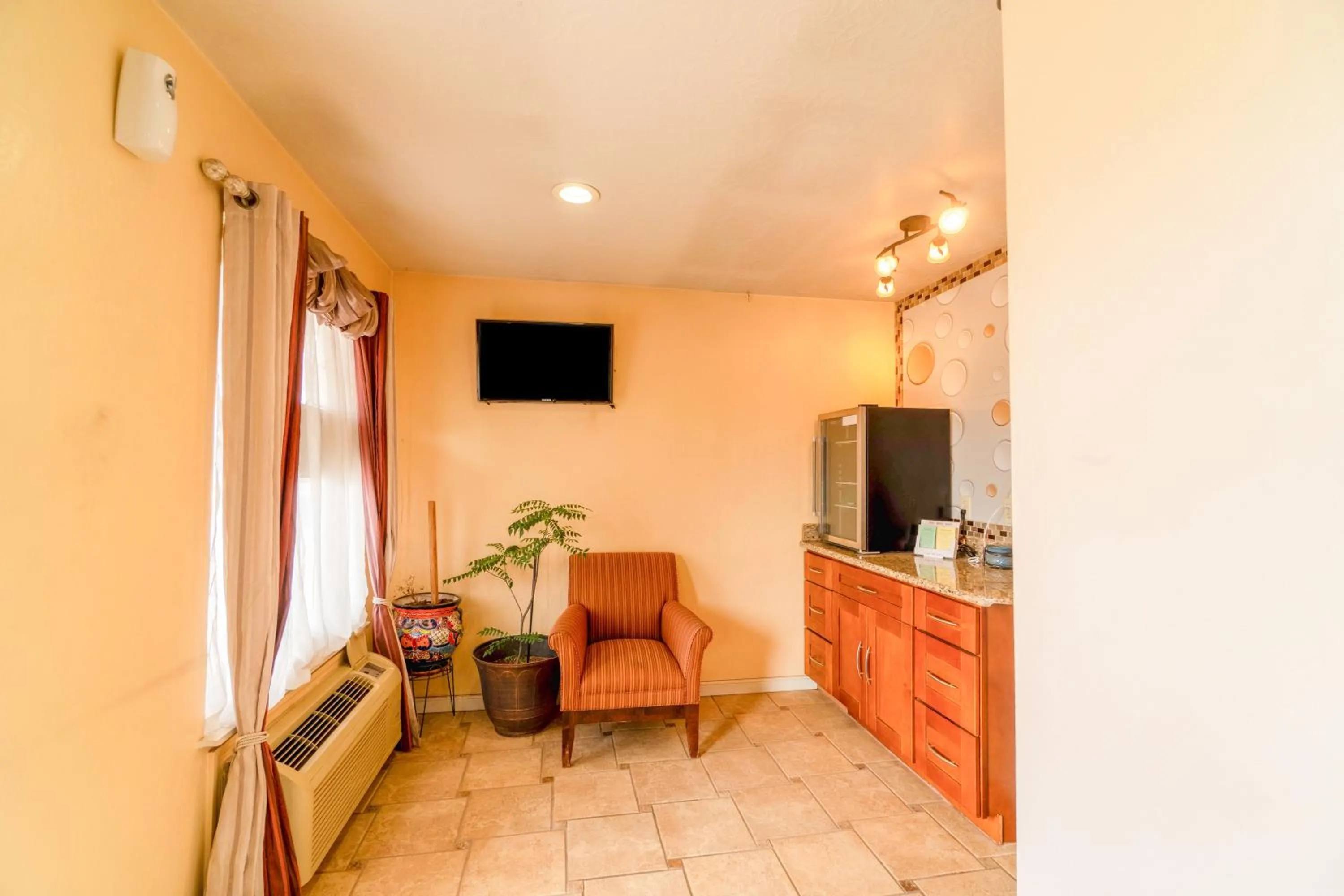 Lobby or reception in Crown Inn By OYO Denver Tx