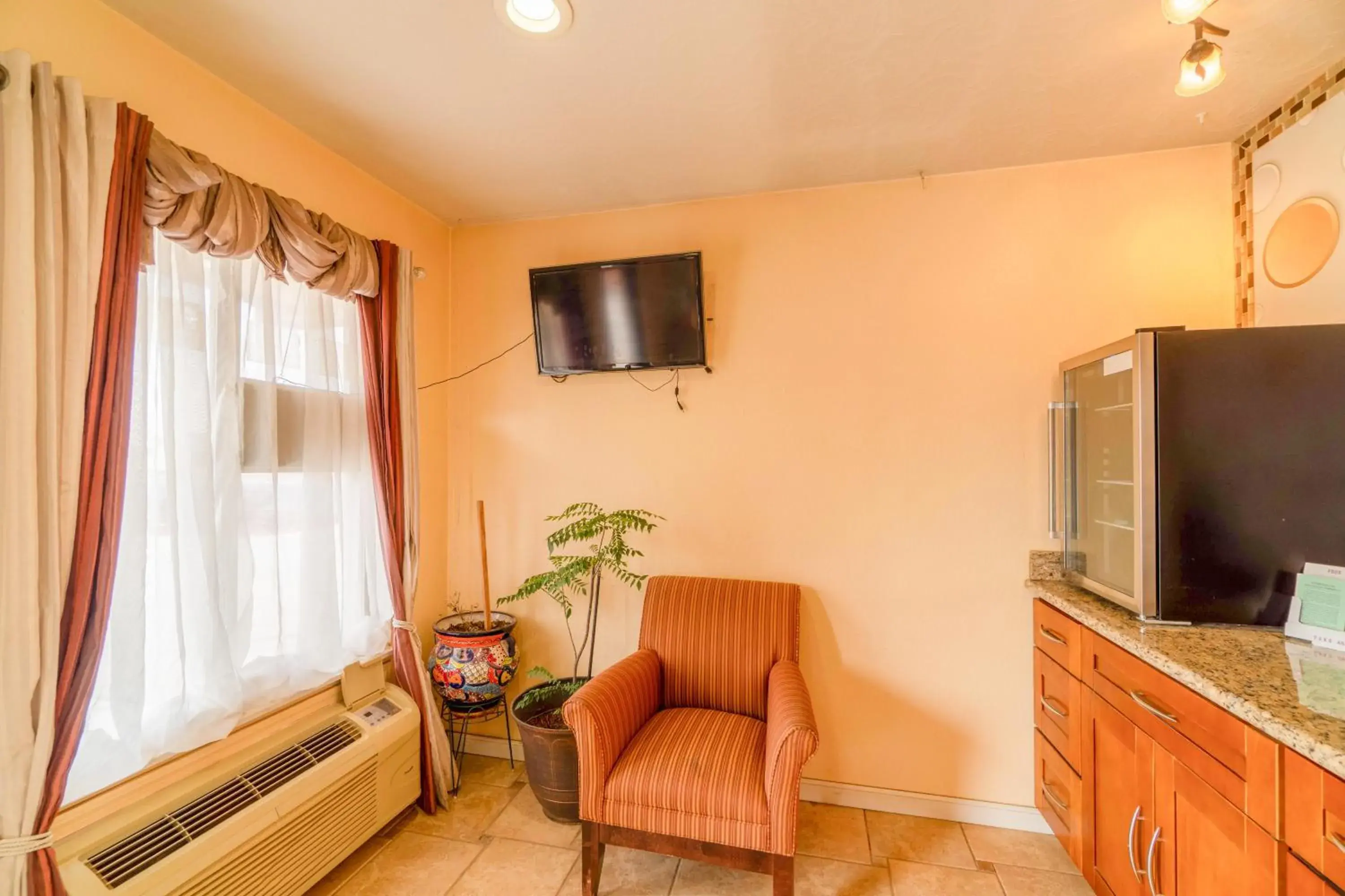 Lobby or reception in Crown Inn By OYO Denver Tx Lobby or reception in Crown Inn By OYO Denver Tx