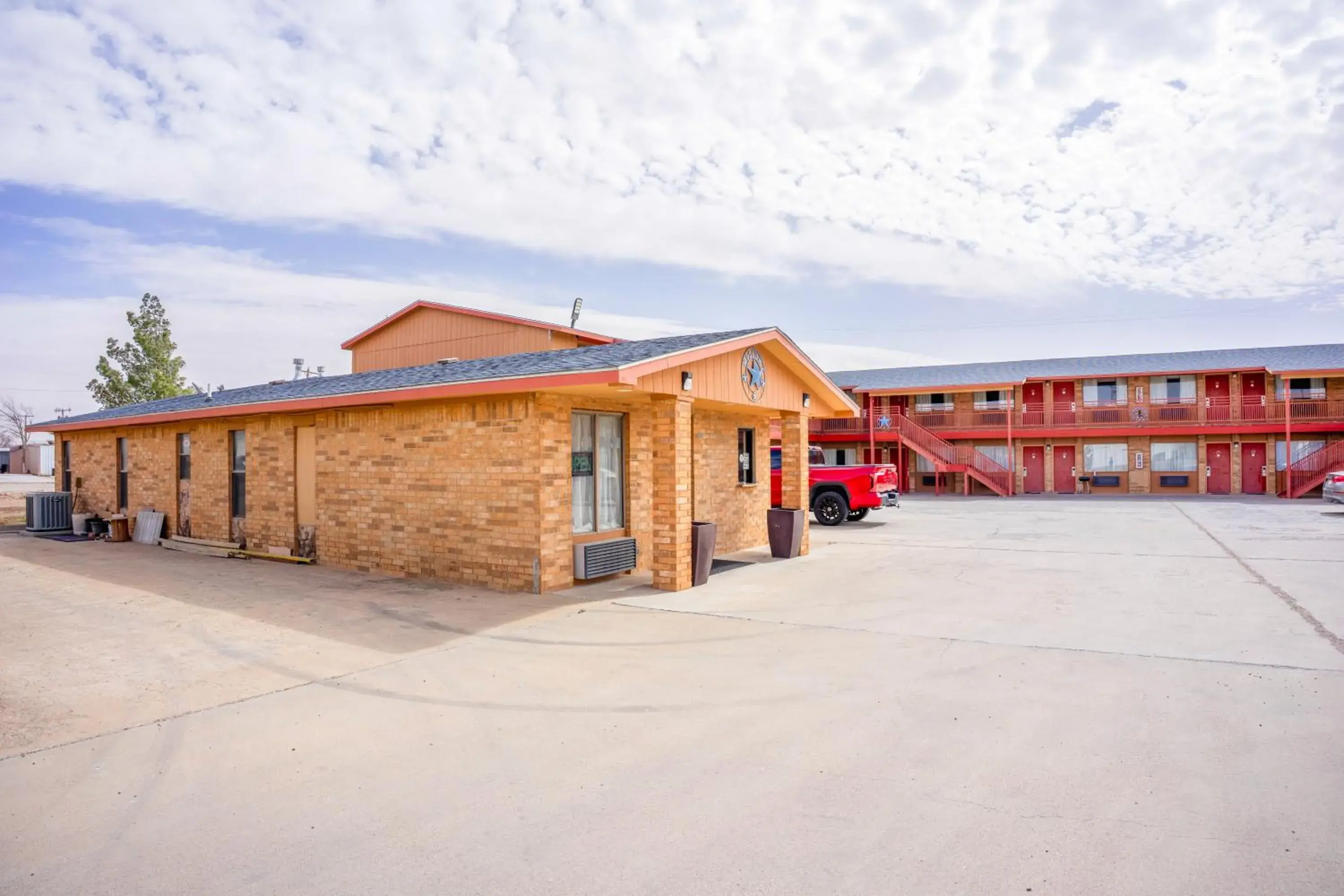 Facade/entrance in Crown Inn By OYO Denver Tx Facade/entrance in Crown Inn By OYO Denver Tx