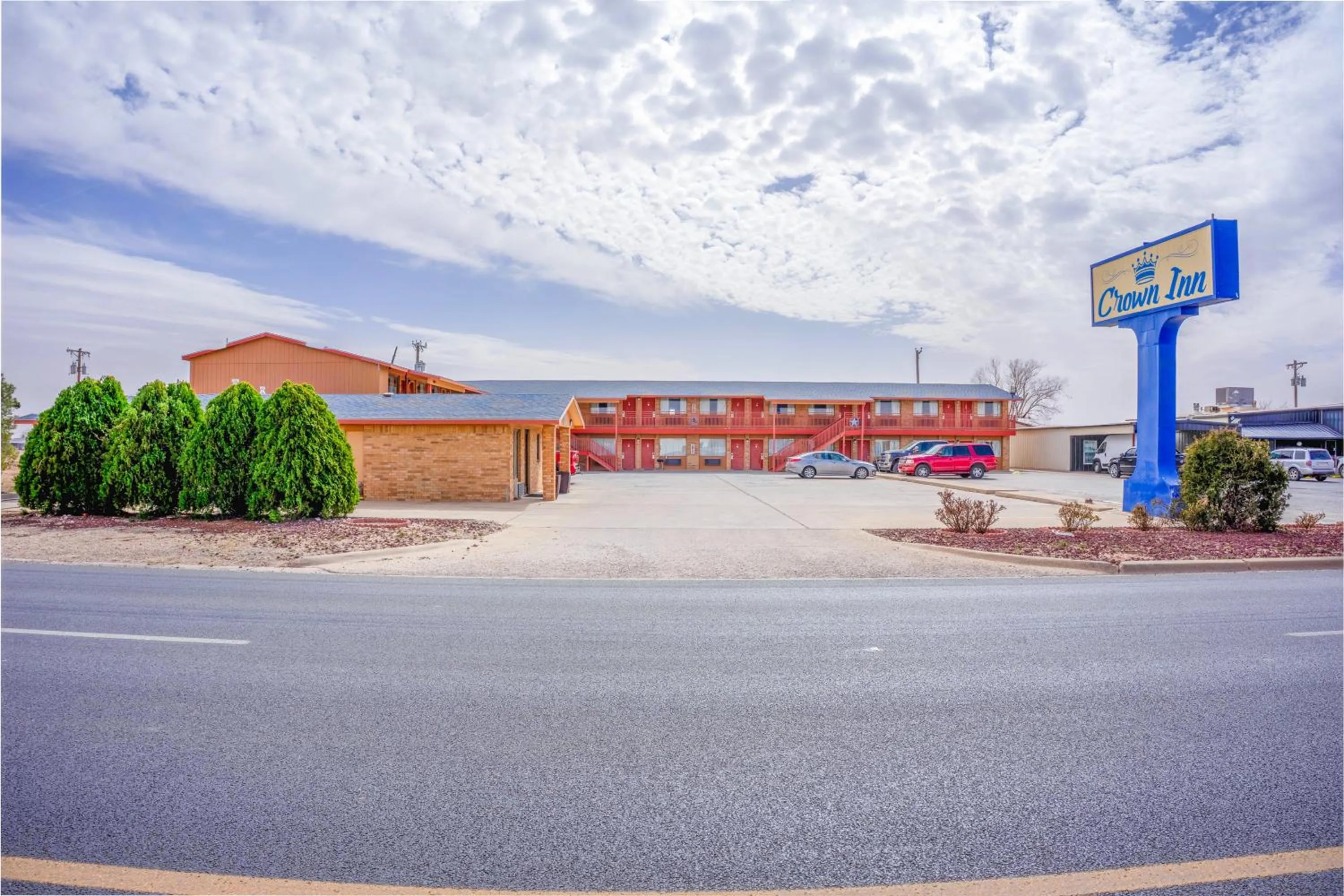 Property building in Crown Inn By OYO Denver Tx