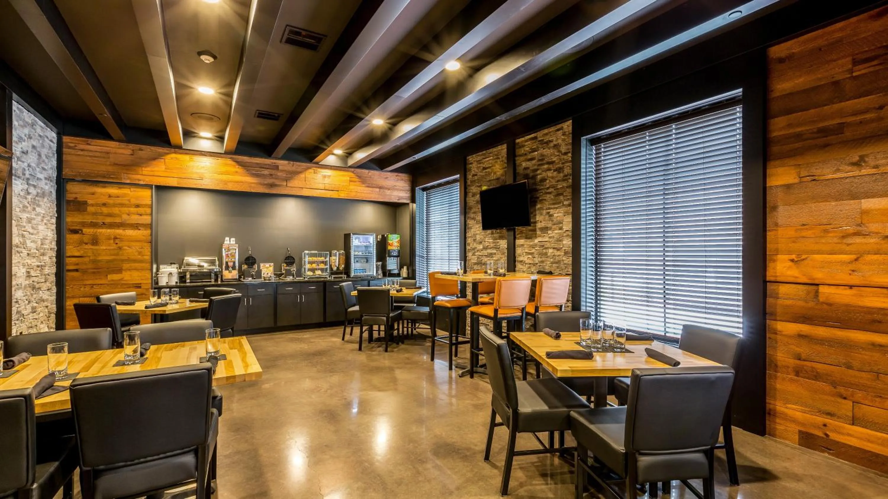 American breakfast in Cobblestone Hotel & Suites - Chippewa Falls