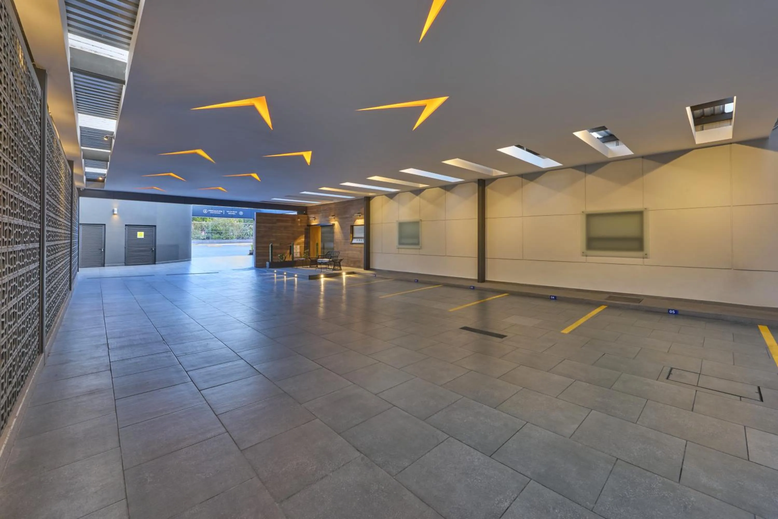 Parking in KALI La Raza Mexico City