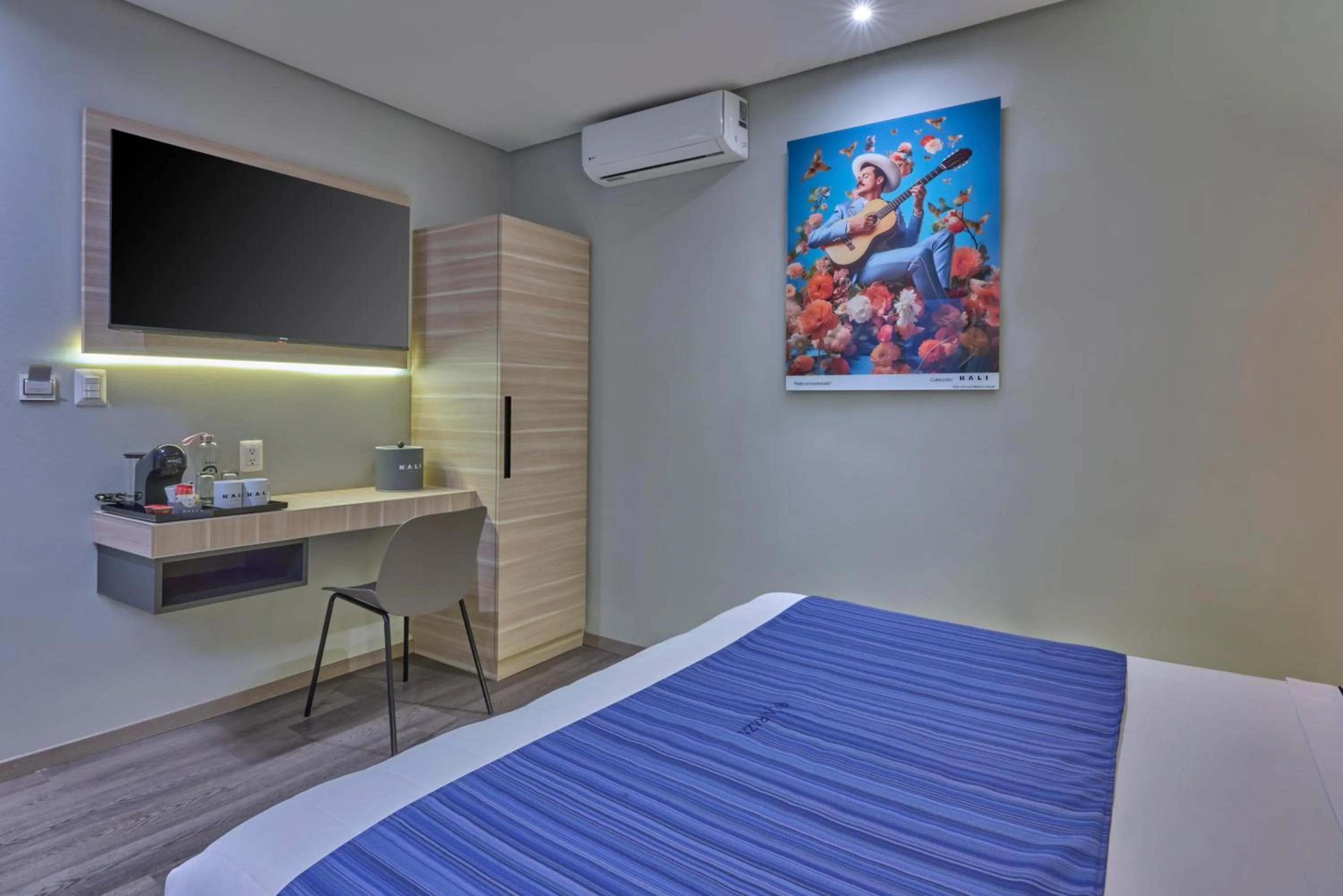 TV and multimedia, Bed in KALI La Raza Mexico City