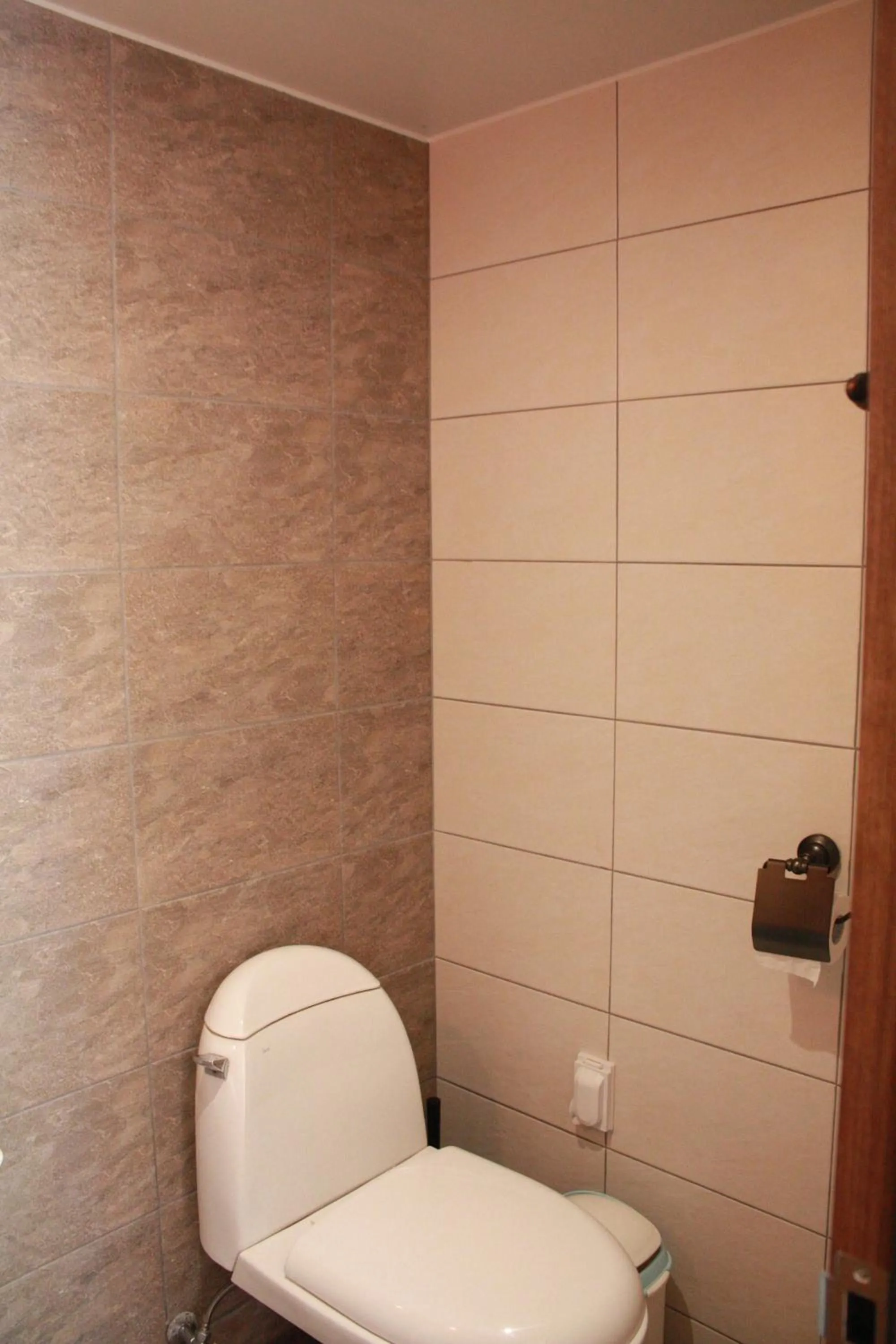 Toilet in Sungsim Hanok Guesthouse