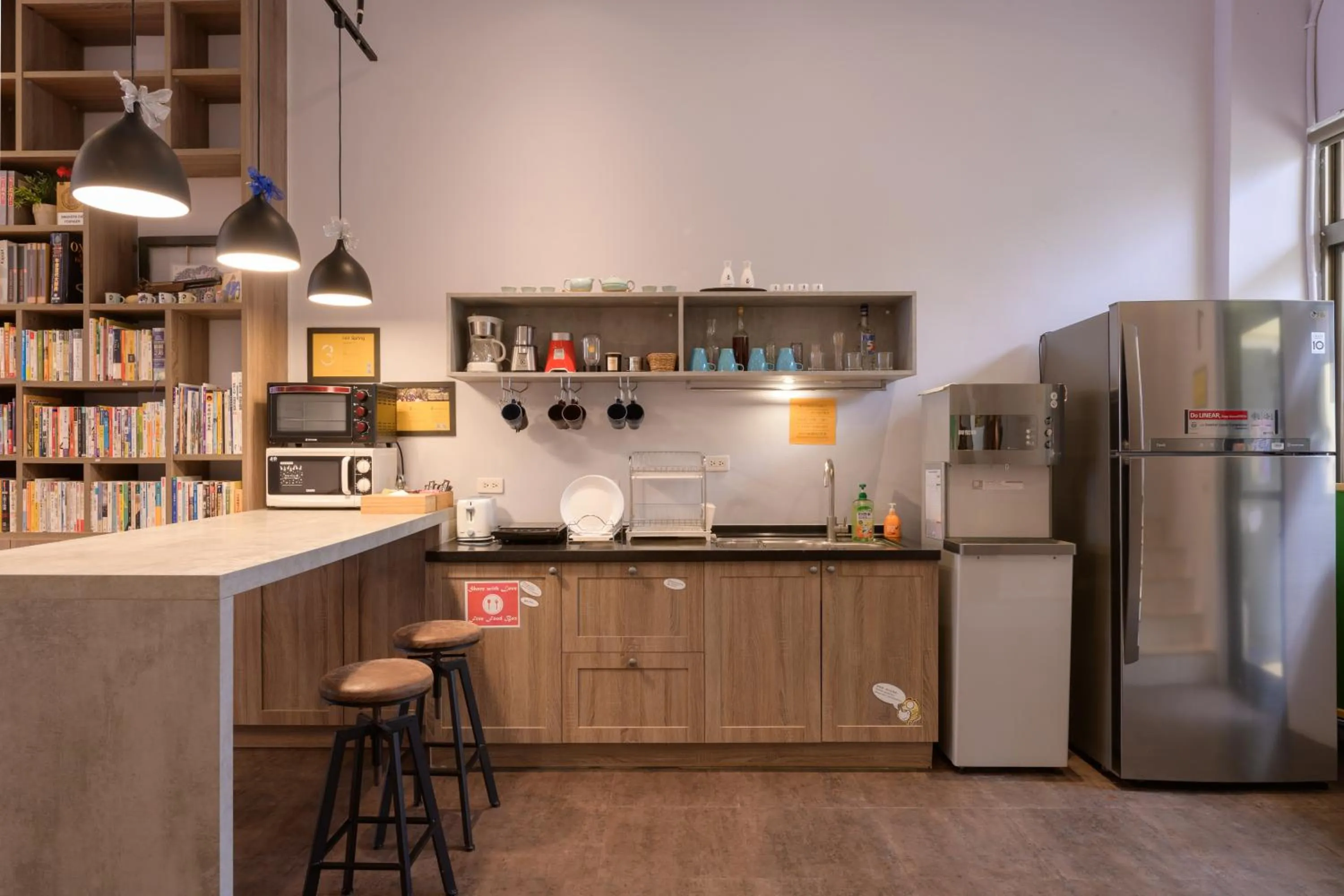 Kitchen or kitchenette, Kitchen/Kitchenette in On My Way Hualien Hostel