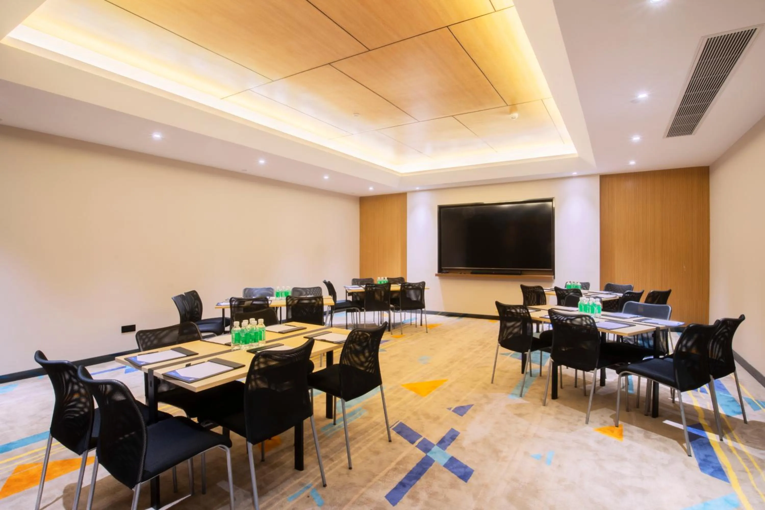 Meeting/conference room in Hampton by Hilton Guangzhou Zhujiang New Town - Free Shuttle Bus to Canton Fair