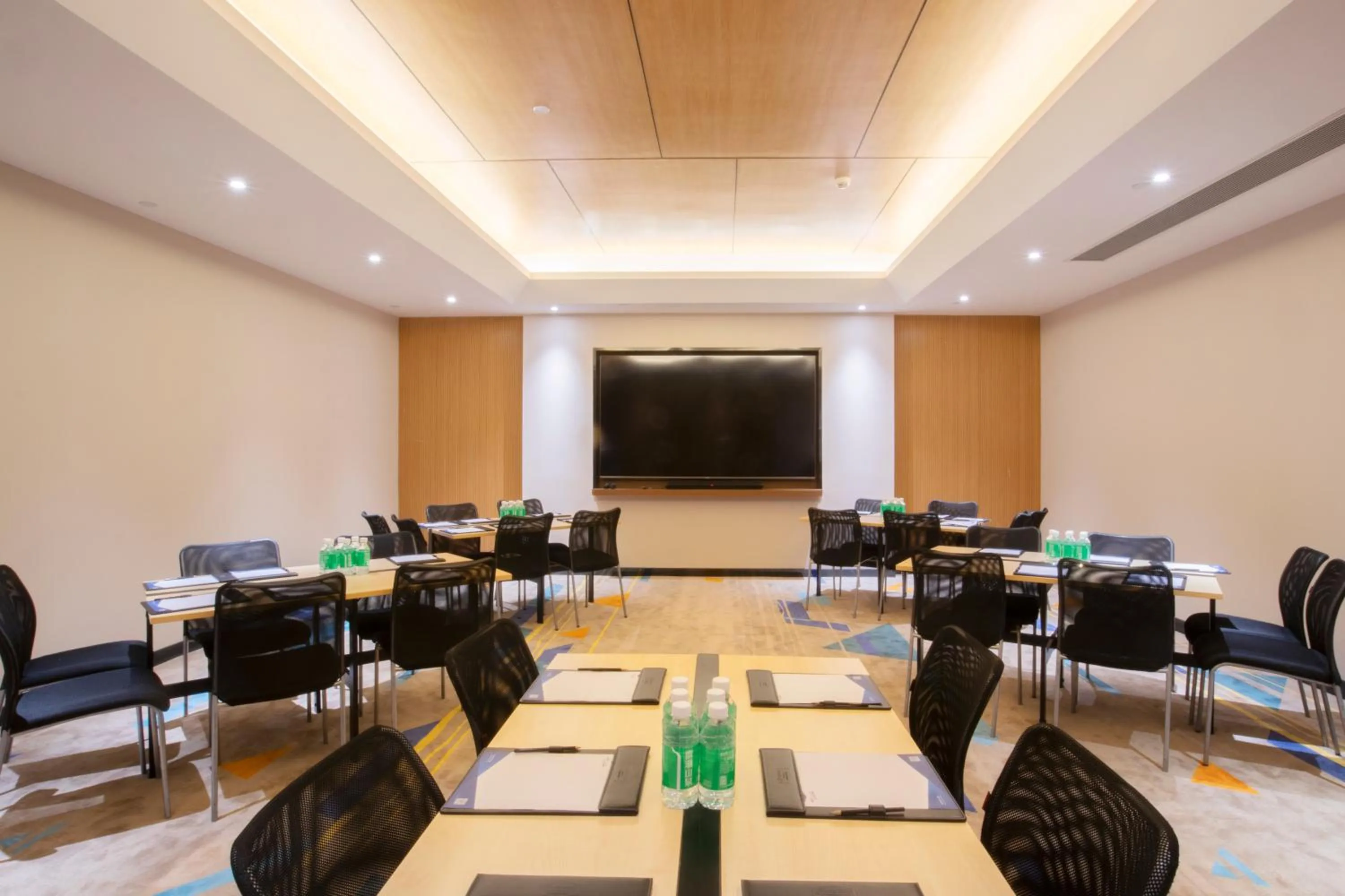 Meeting/conference room in Hampton by Hilton Guangzhou Zhujiang New Town - Free Shuttle Bus to Canton Fair