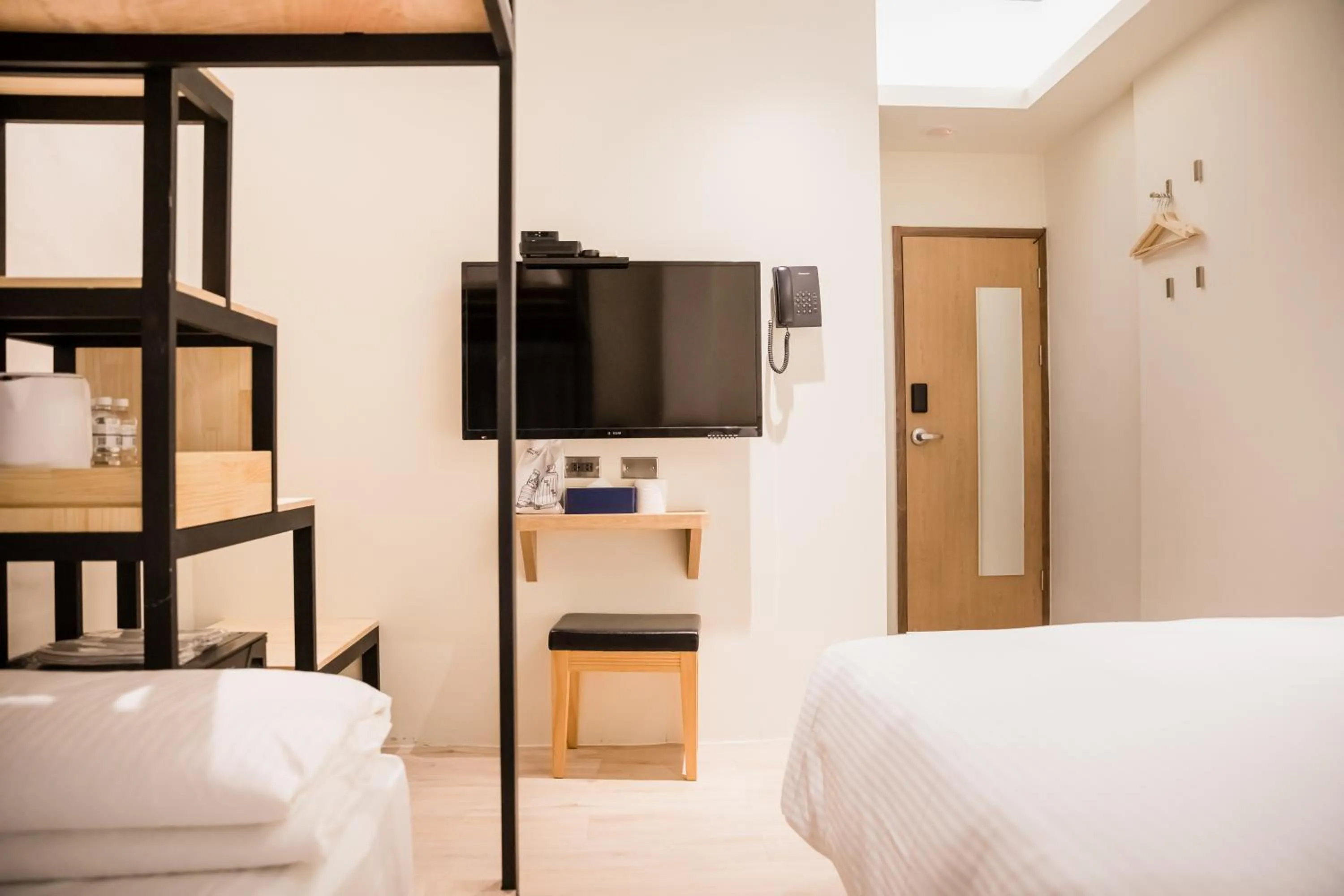 Bed in Traveller-Inn Day Moon Hotel