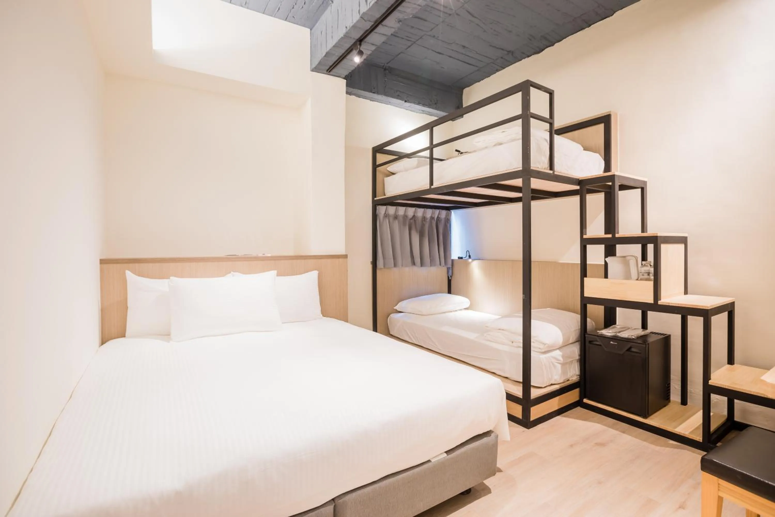 Bed in Traveller-Inn Day Moon Hotel