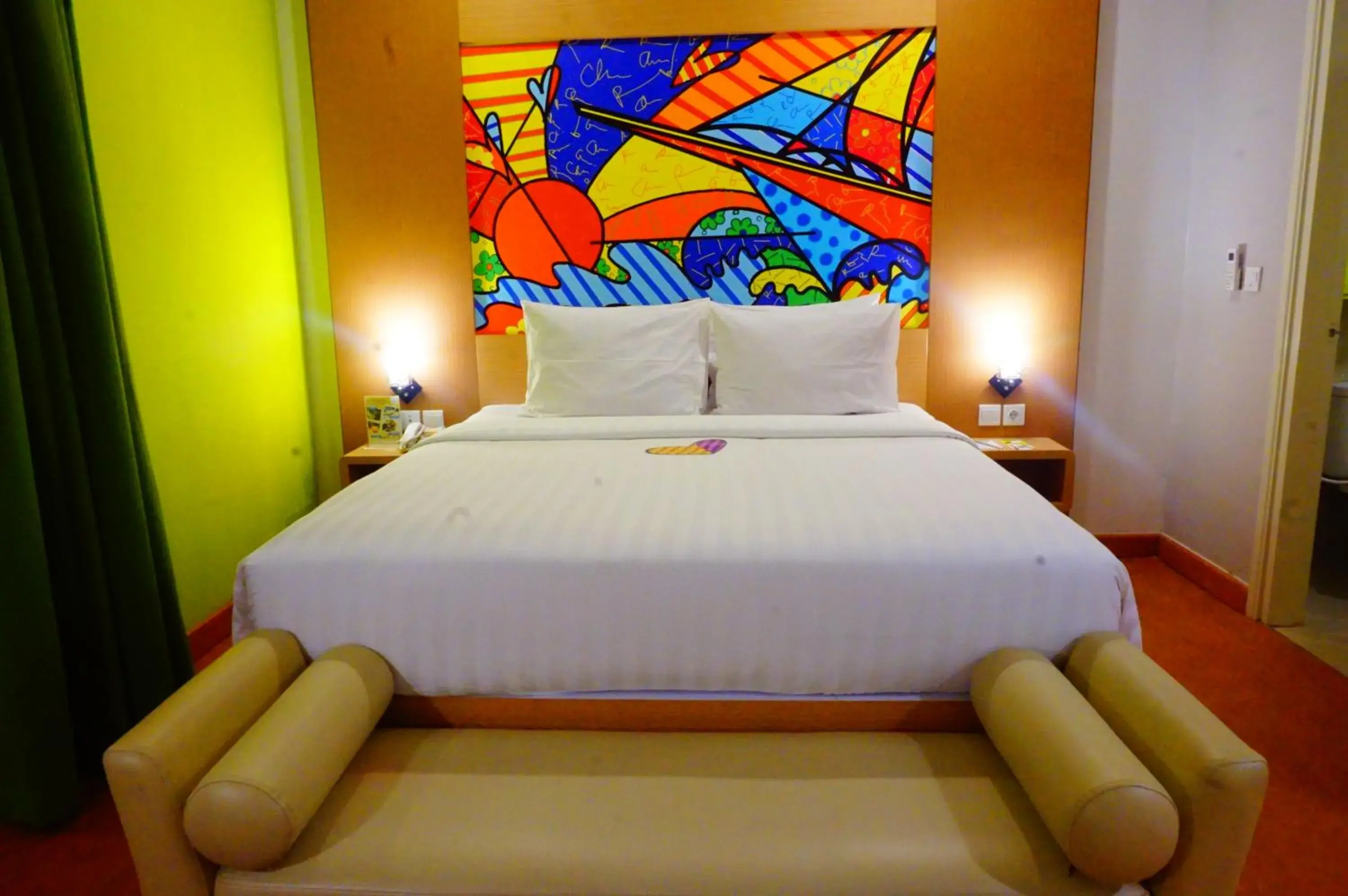 Bed in MaxOneHotels at Resort Makassar Bed in MaxOneHotels at Resort Makassar
