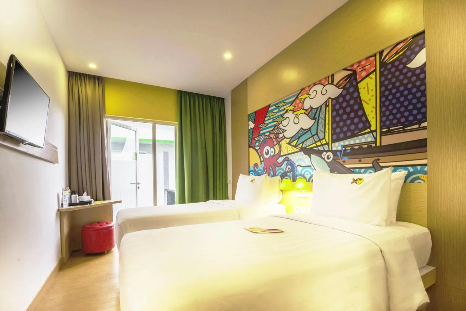 Bed in MaxOneHotels at Resort Makassar