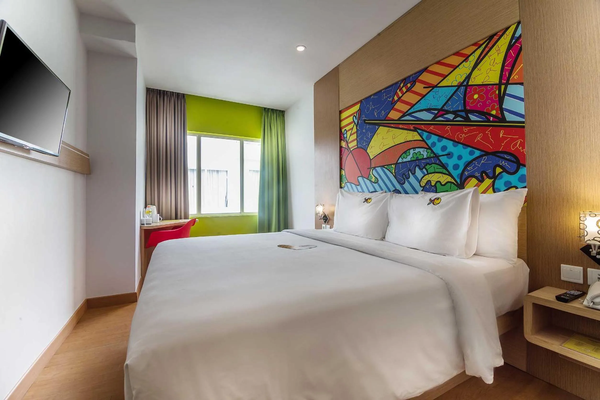 Bed in MaxOneHotels at Resort Makassar