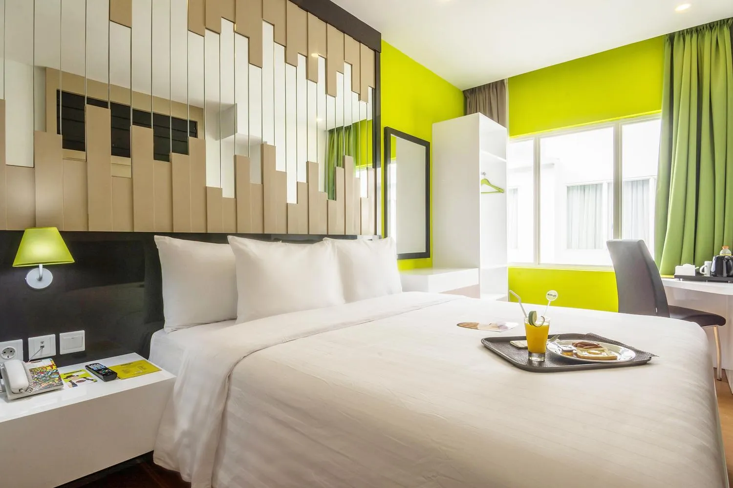 Bed in MaxOneHotels at Resort Makassar